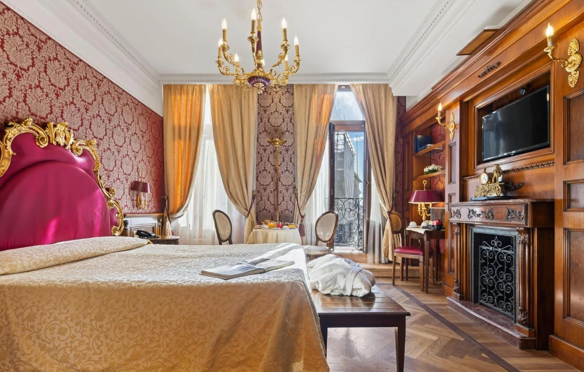 Bedroom, Bed in Bellevue Luxury Rooms - San Marco Luxury