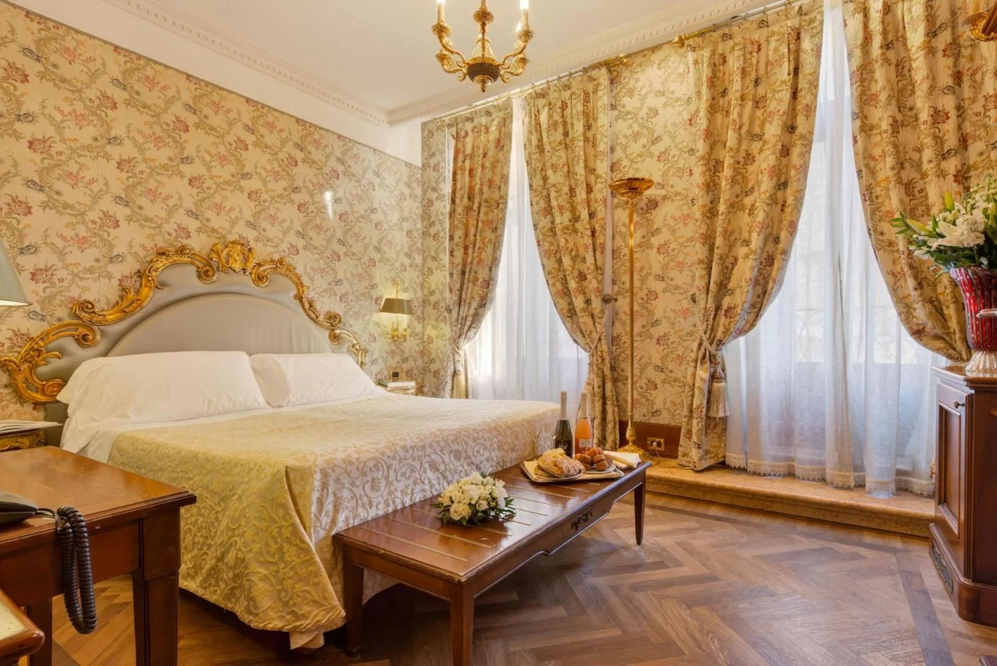 Bedroom, Bed in Bellevue Luxury Rooms - San Marco Luxury