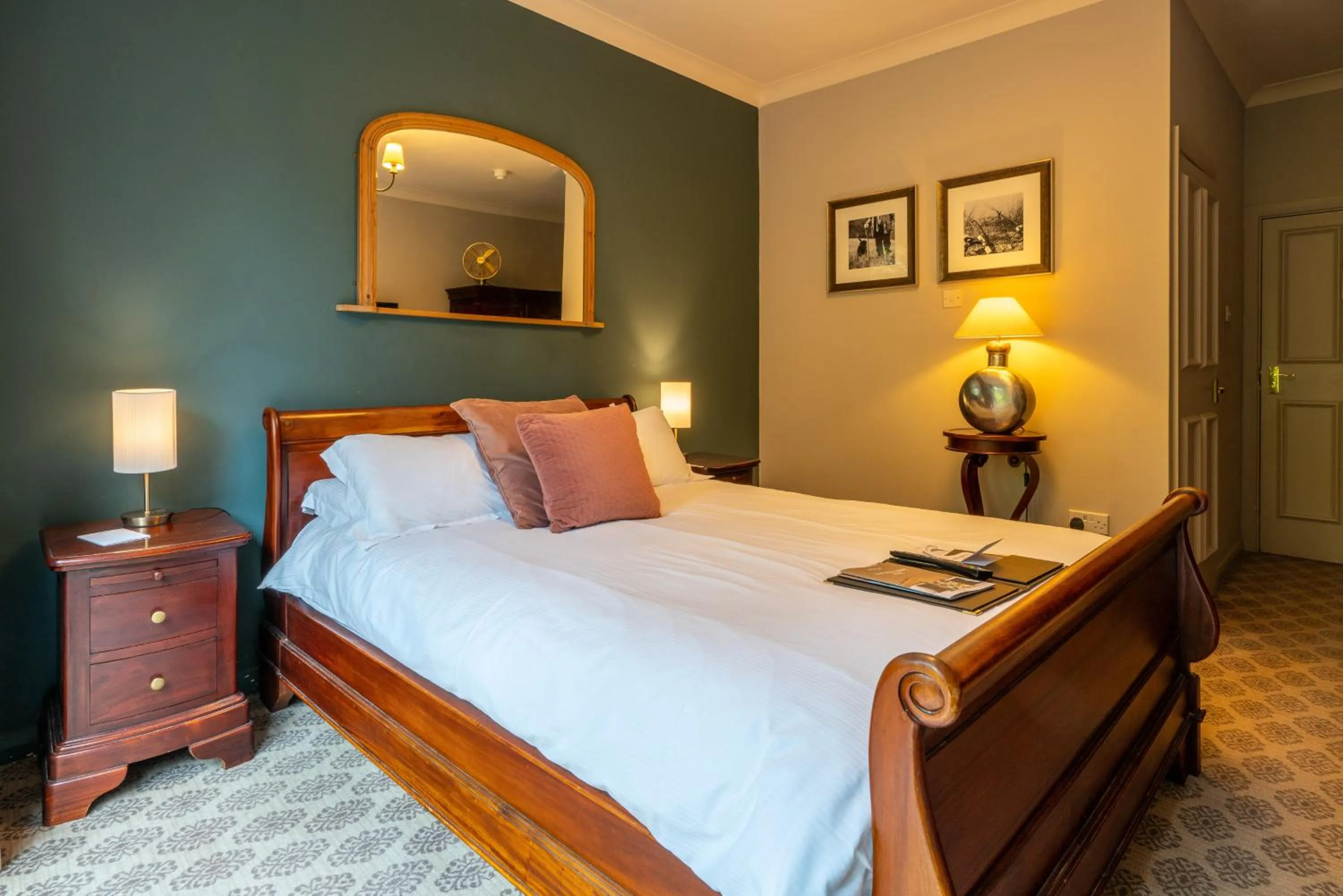 Bed in The Dundas Arms