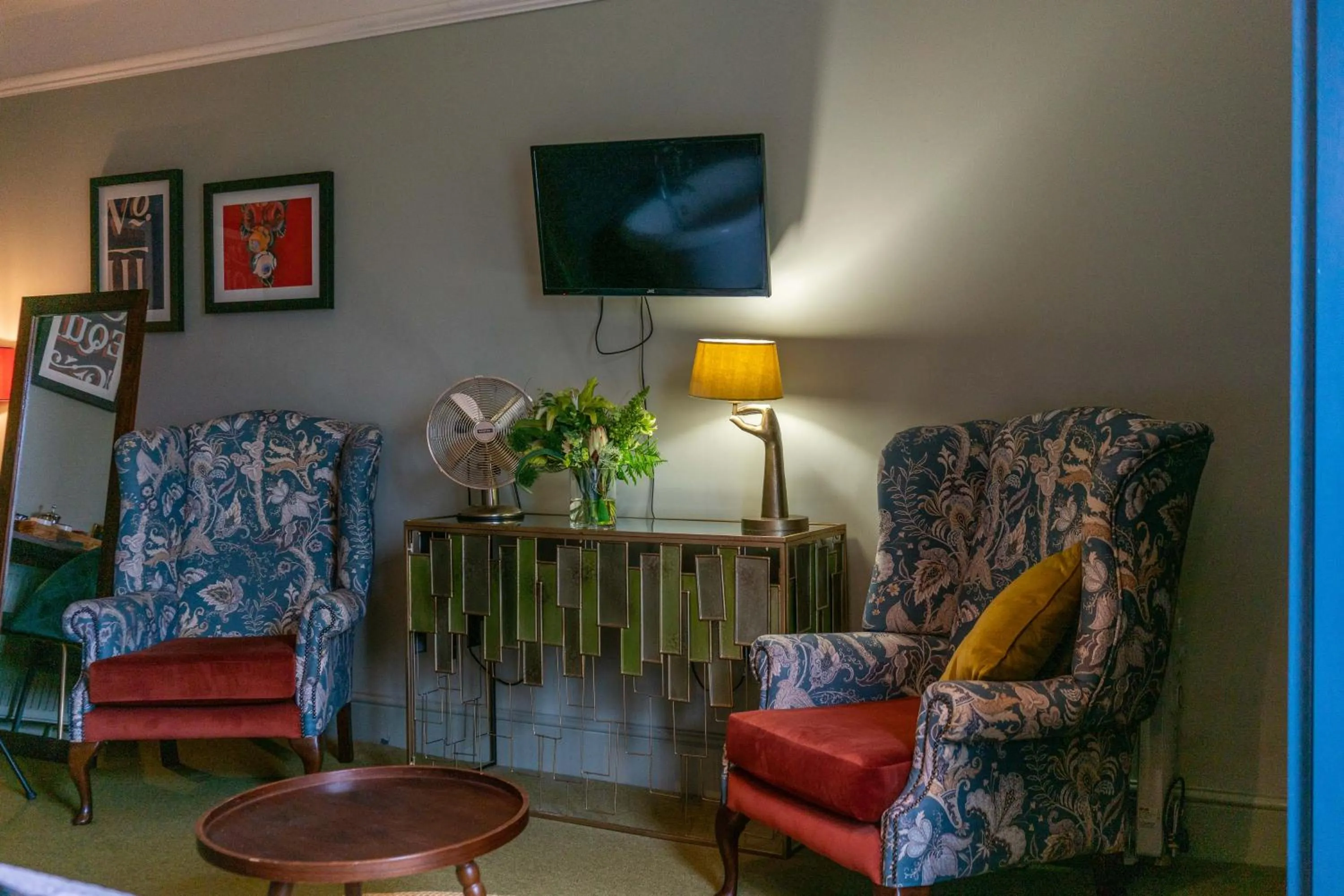 TV and multimedia in The Dundas Arms