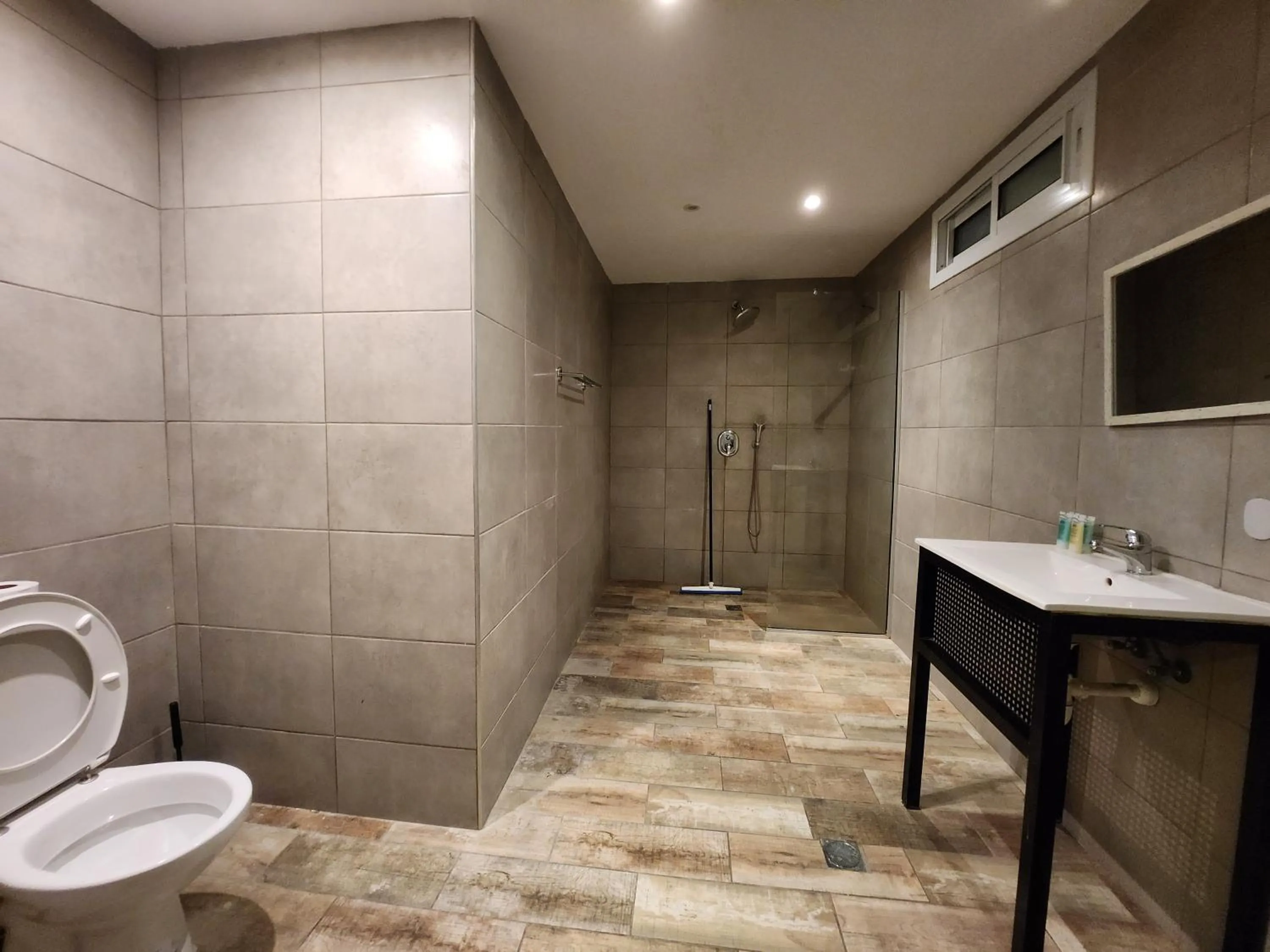 Bathroom in Amdar boutique