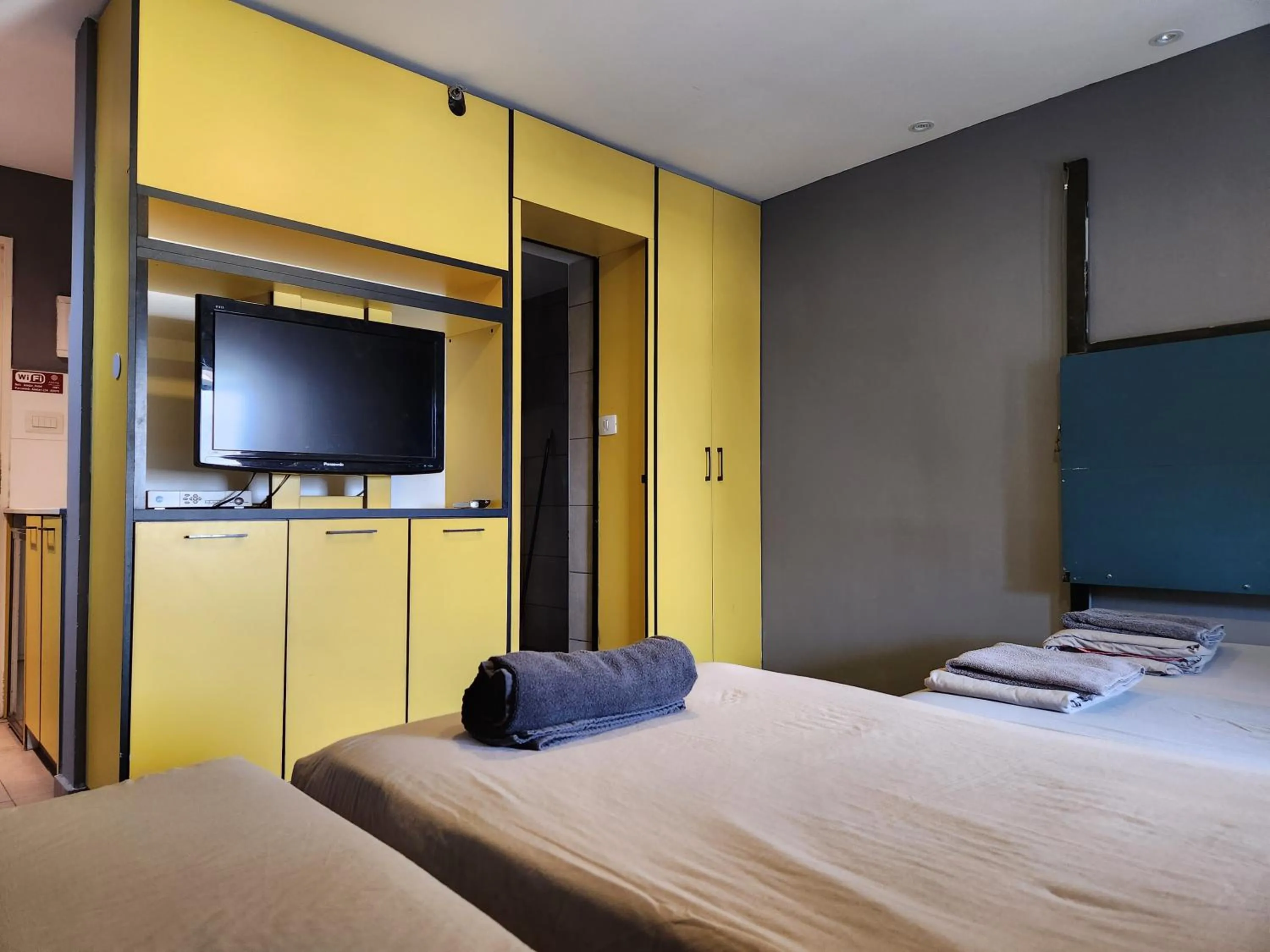 TV and multimedia, Bed in Amdar boutique