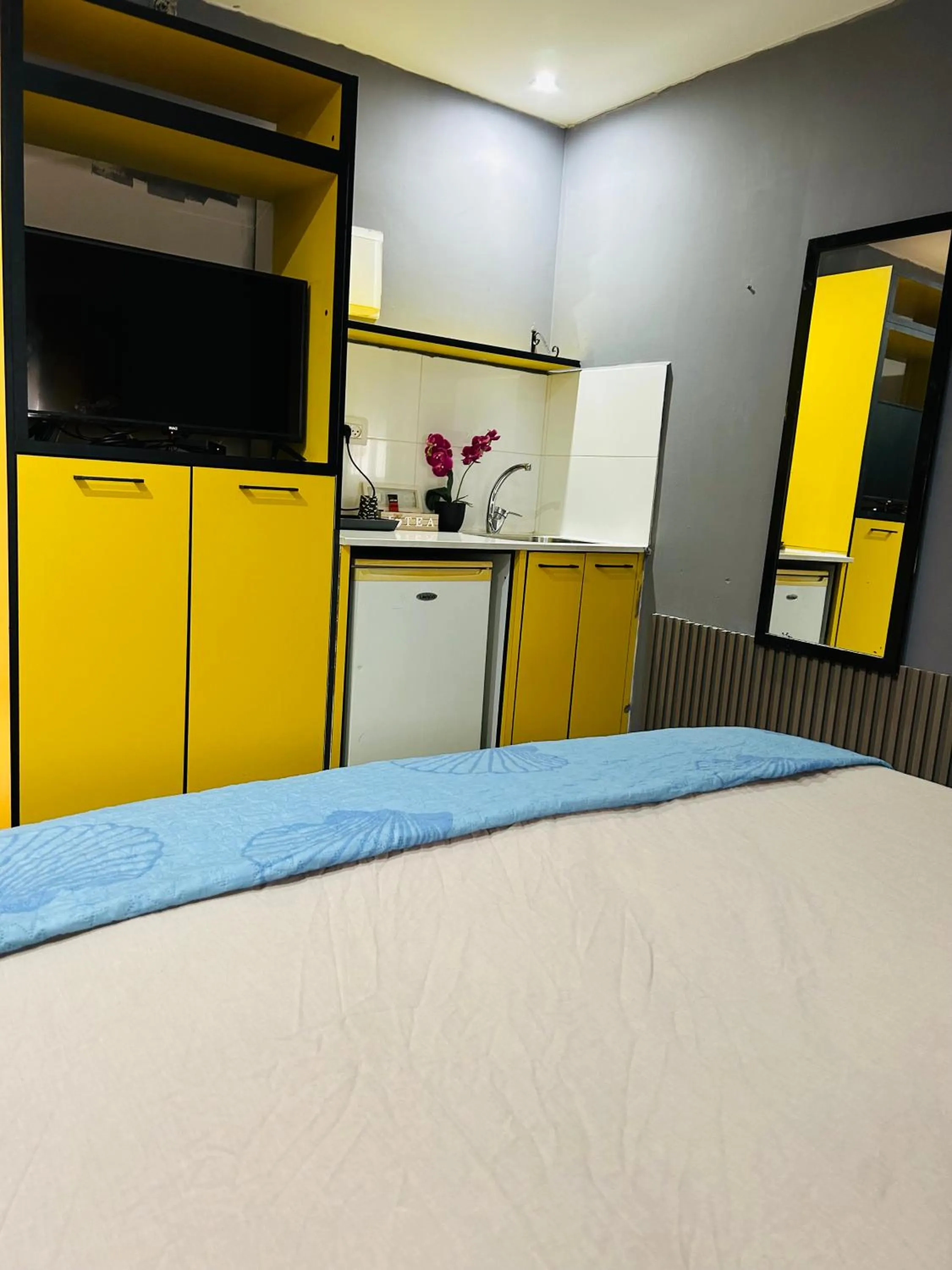 Kitchen or kitchenette, Bed in Amdar boutique