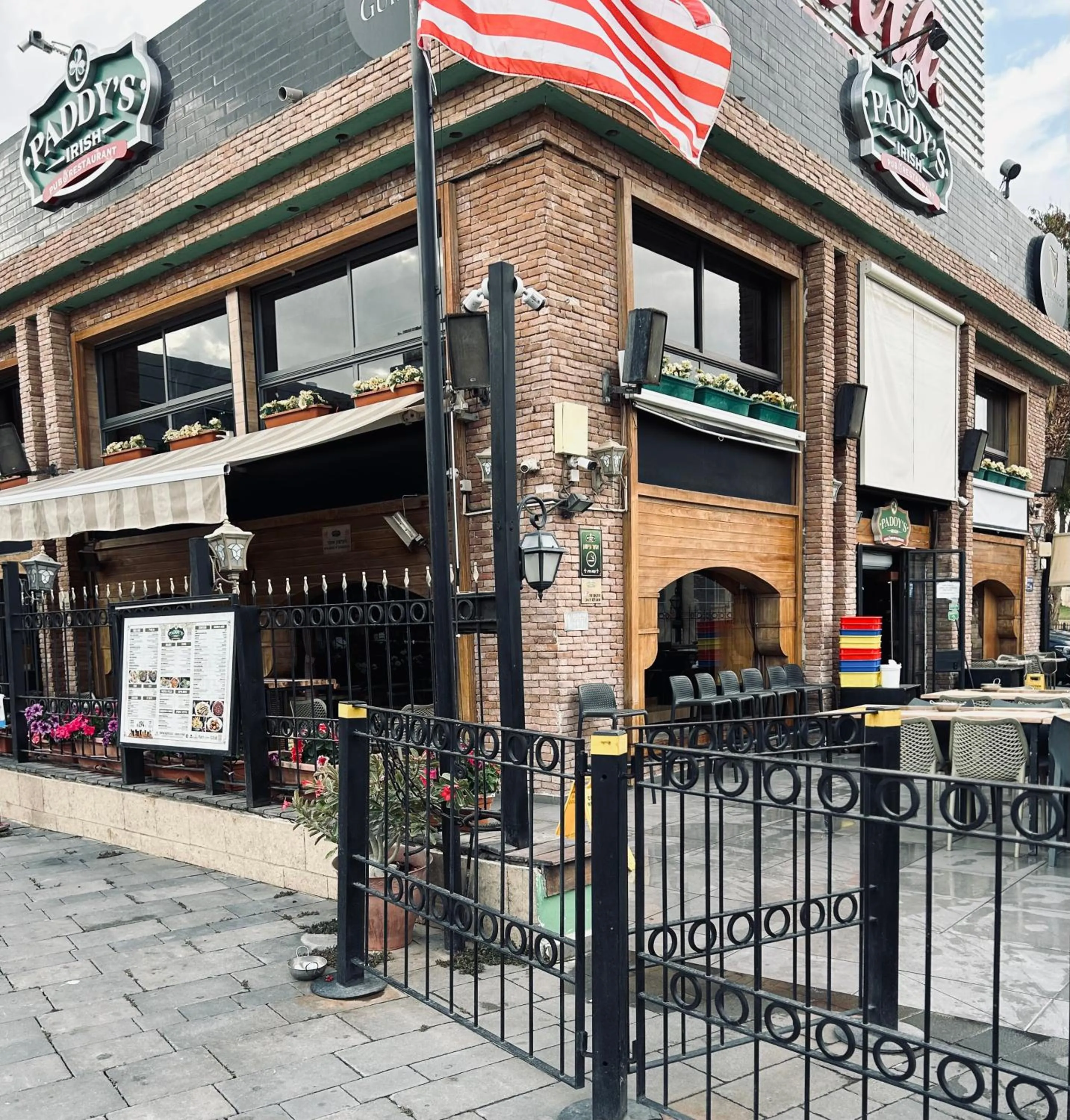 Neighbourhood in Amdar boutique