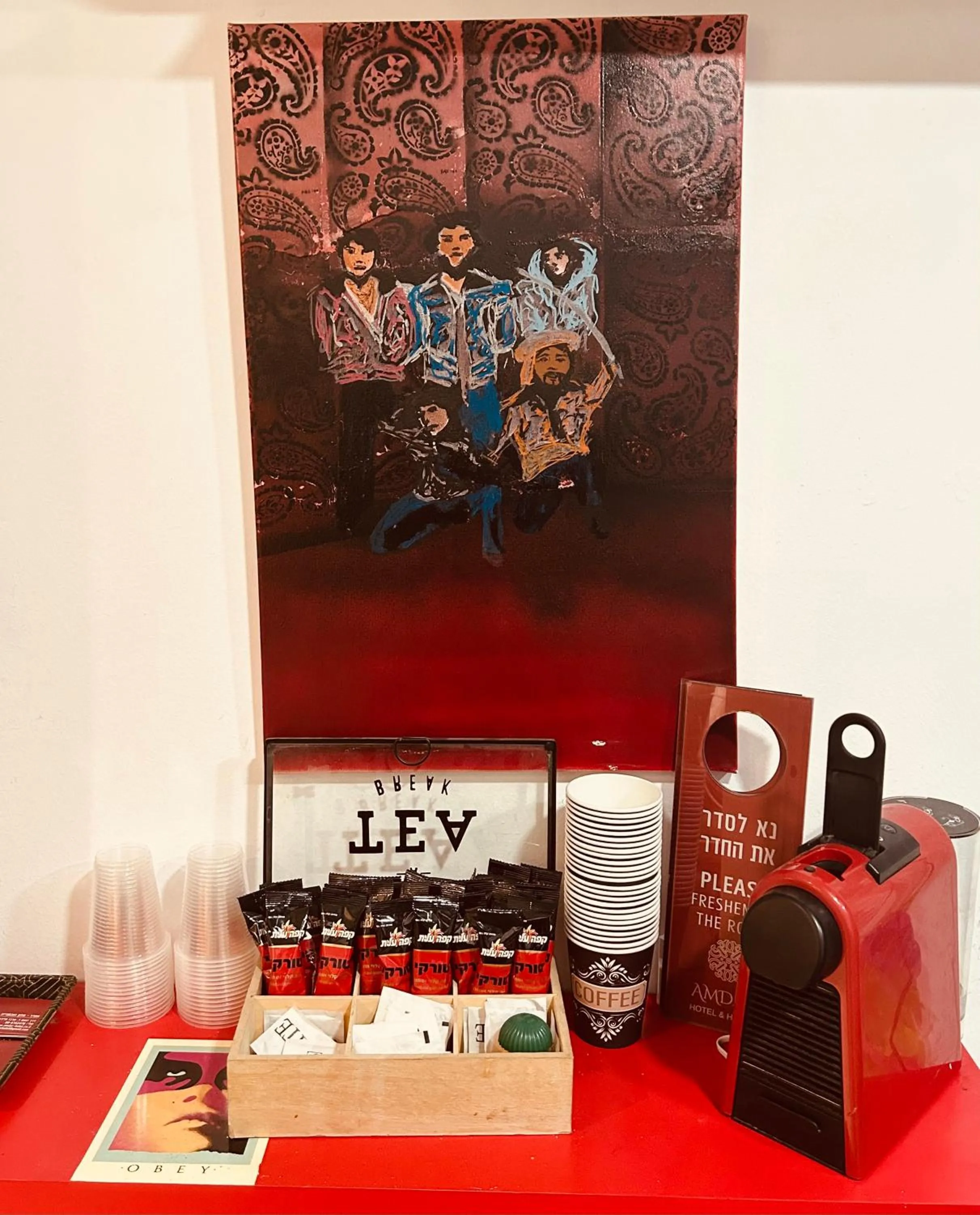 Drinks in Amdar boutique