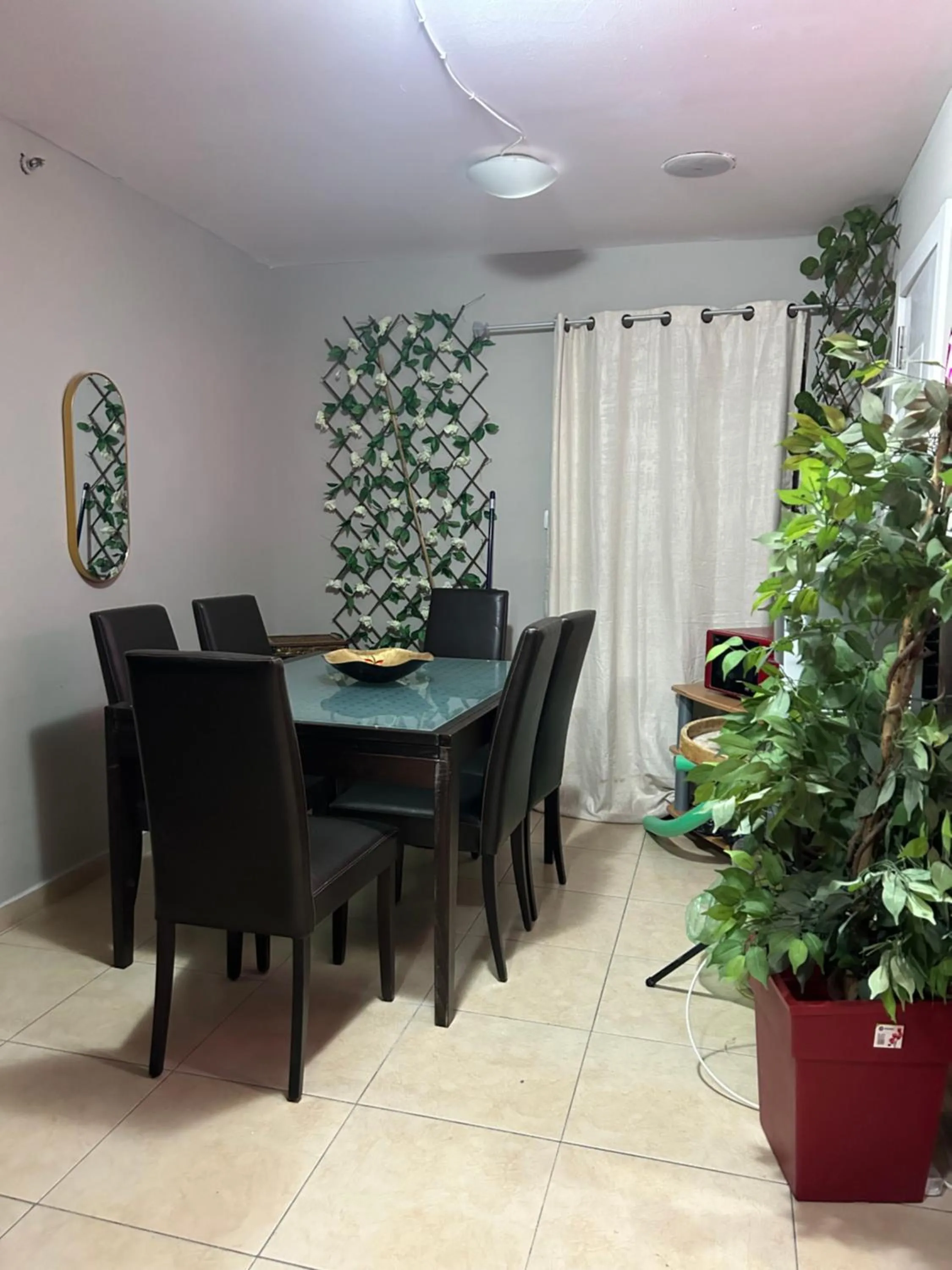 Dining area in Amdar boutique