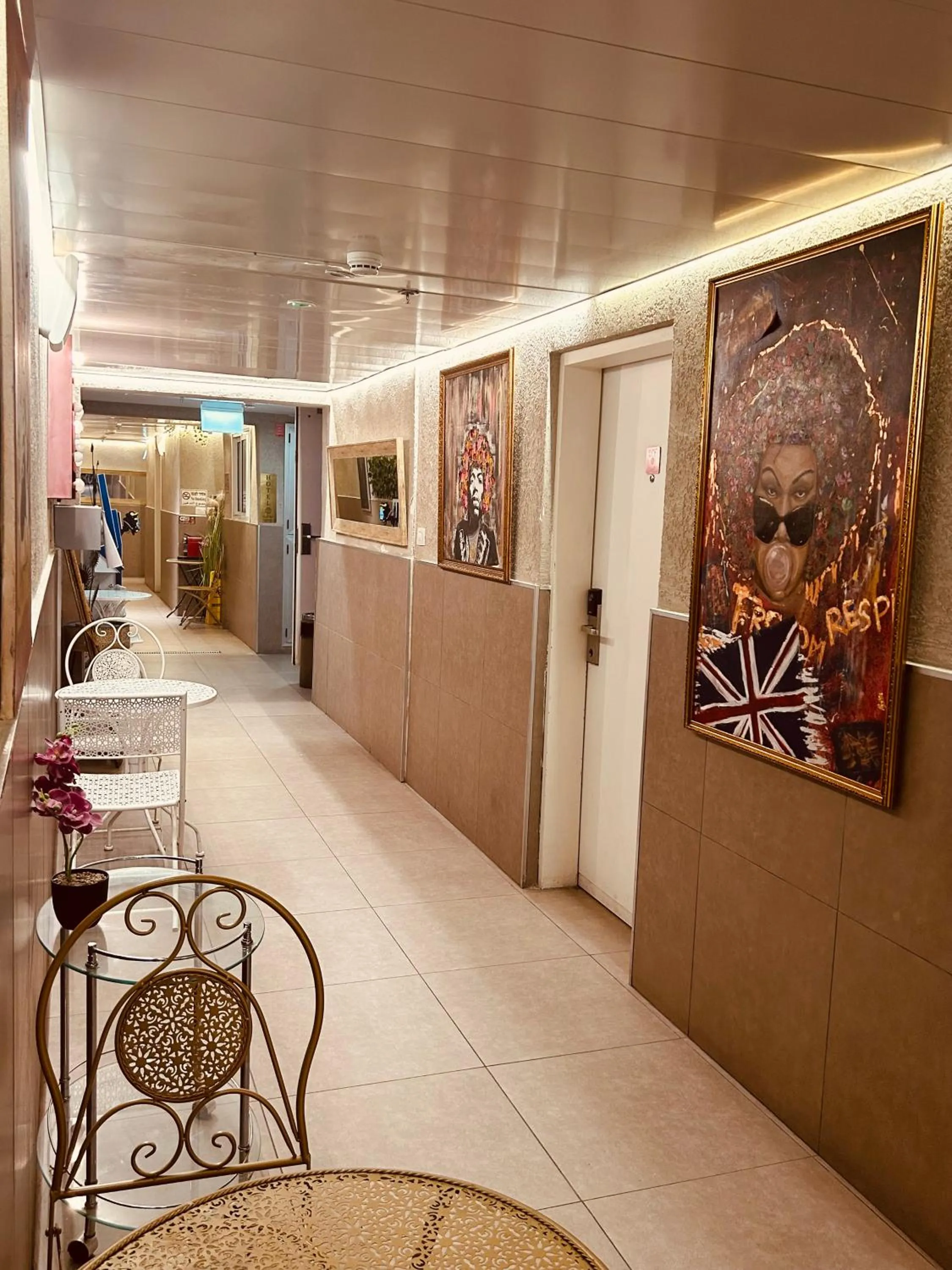 Seating area in Amdar boutique