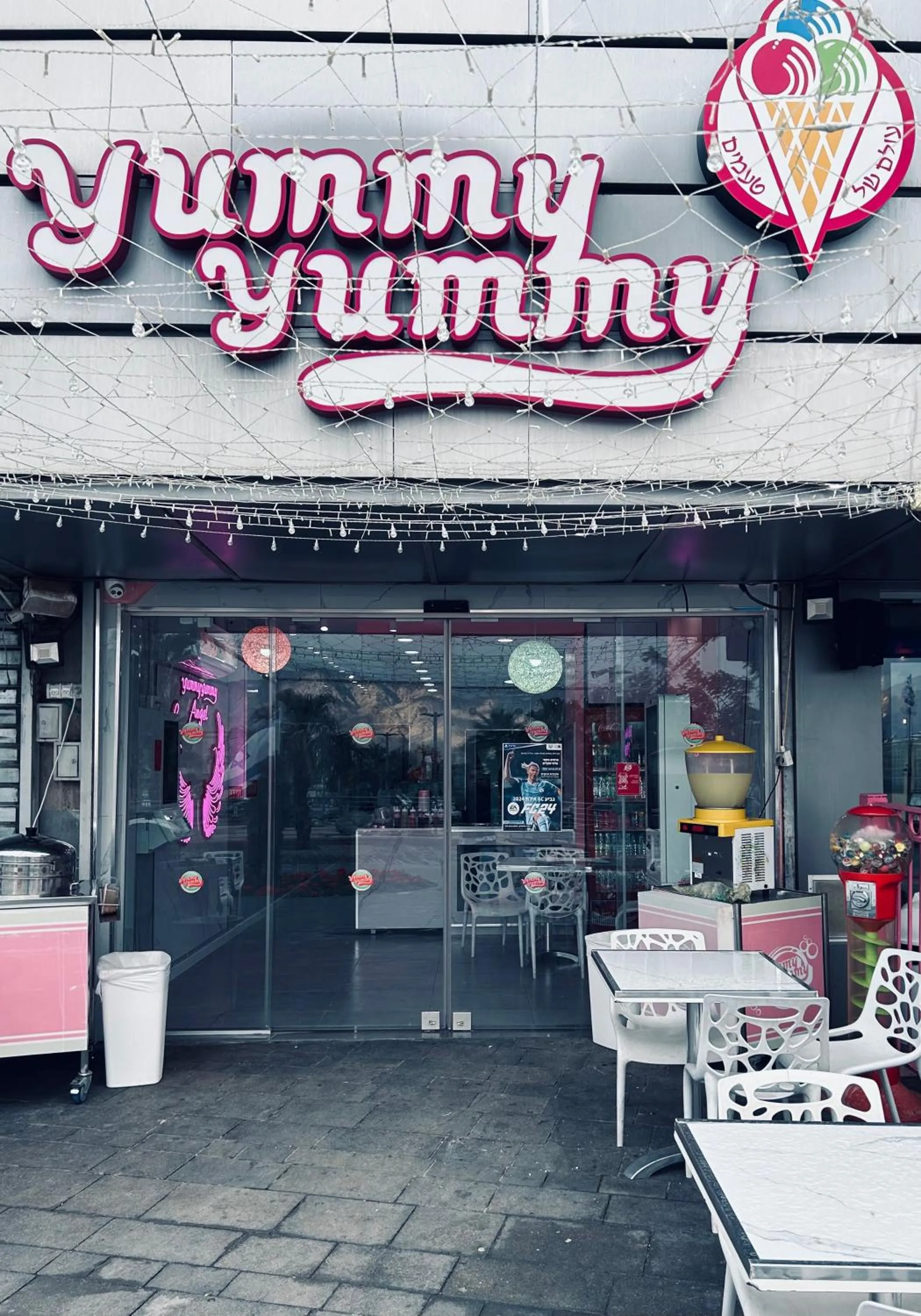 Restaurant/places to eat in Amdar boutique