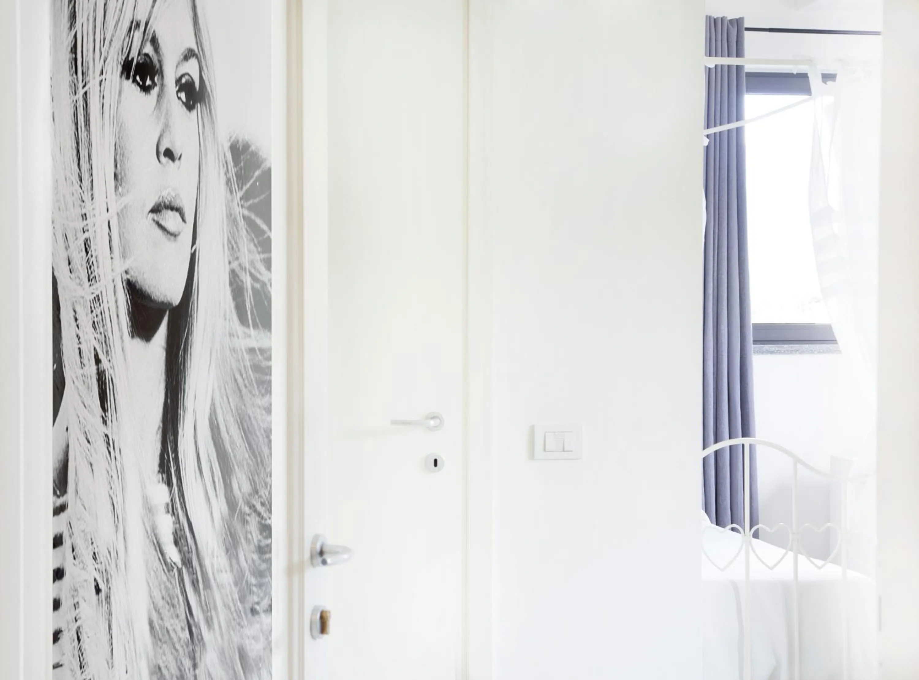 Decorative detail in B&B The Divine