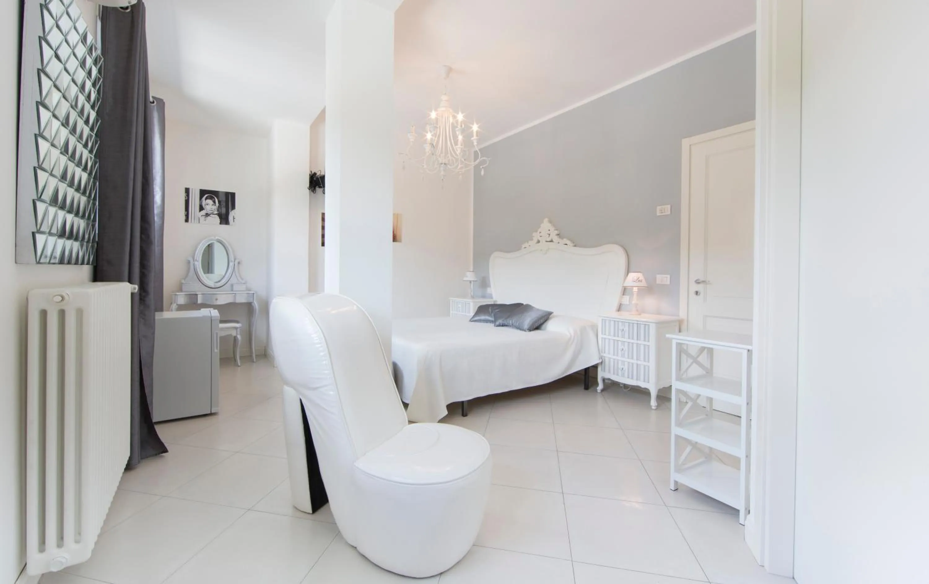 Photo of the whole room, Bed in B&B The Divine