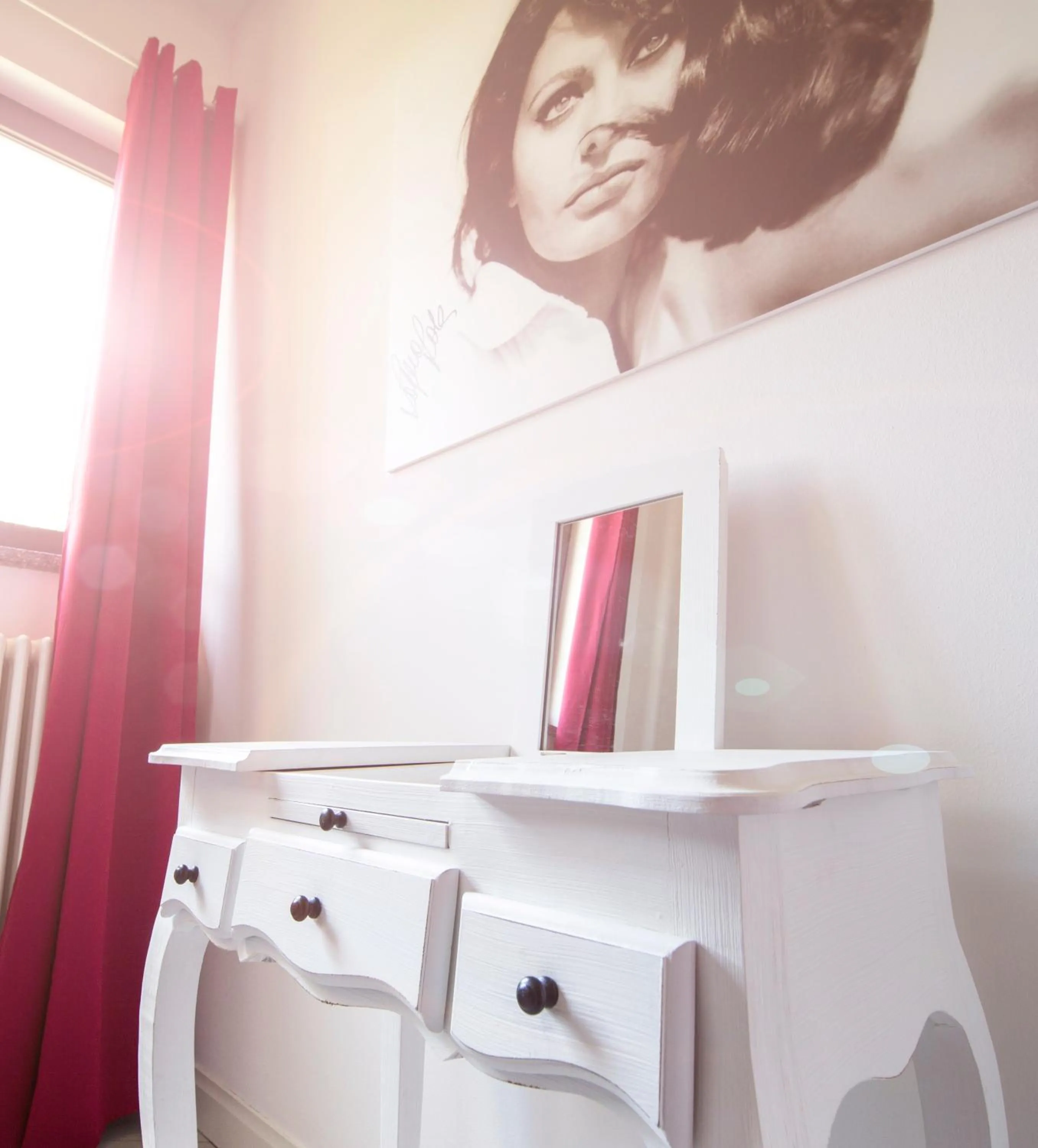 Decorative detail in B&B The Divine