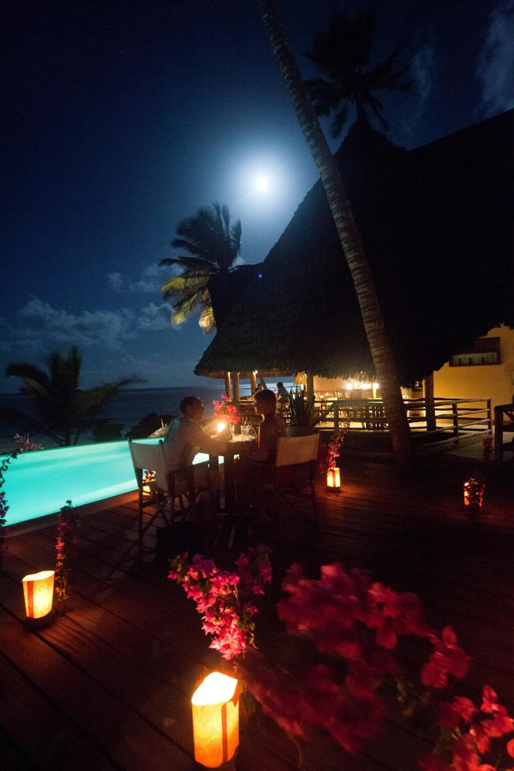 Restaurant/places to eat in SeVi Boutique Hotel