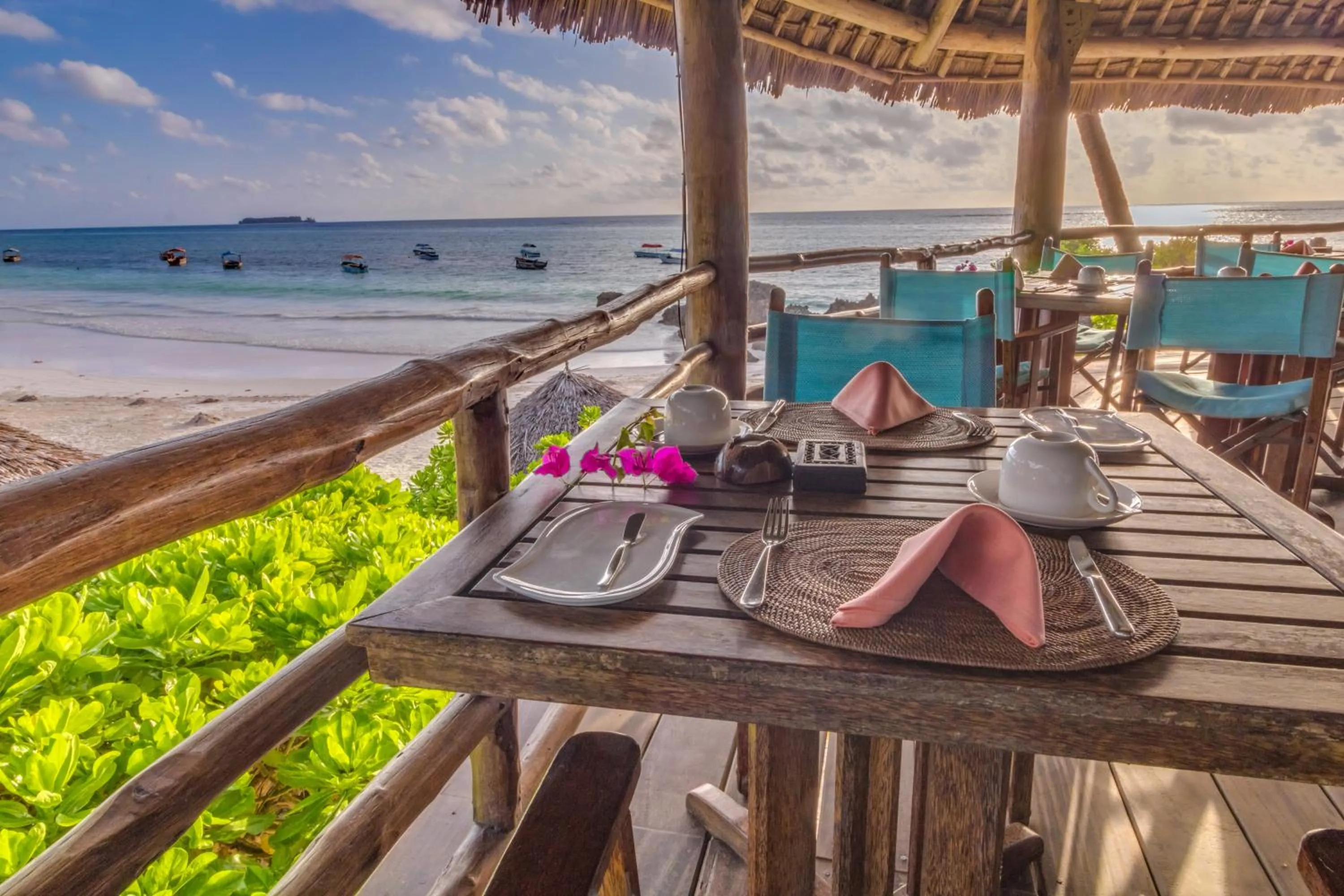 Restaurant/places to eat in SeVi Boutique Hotel