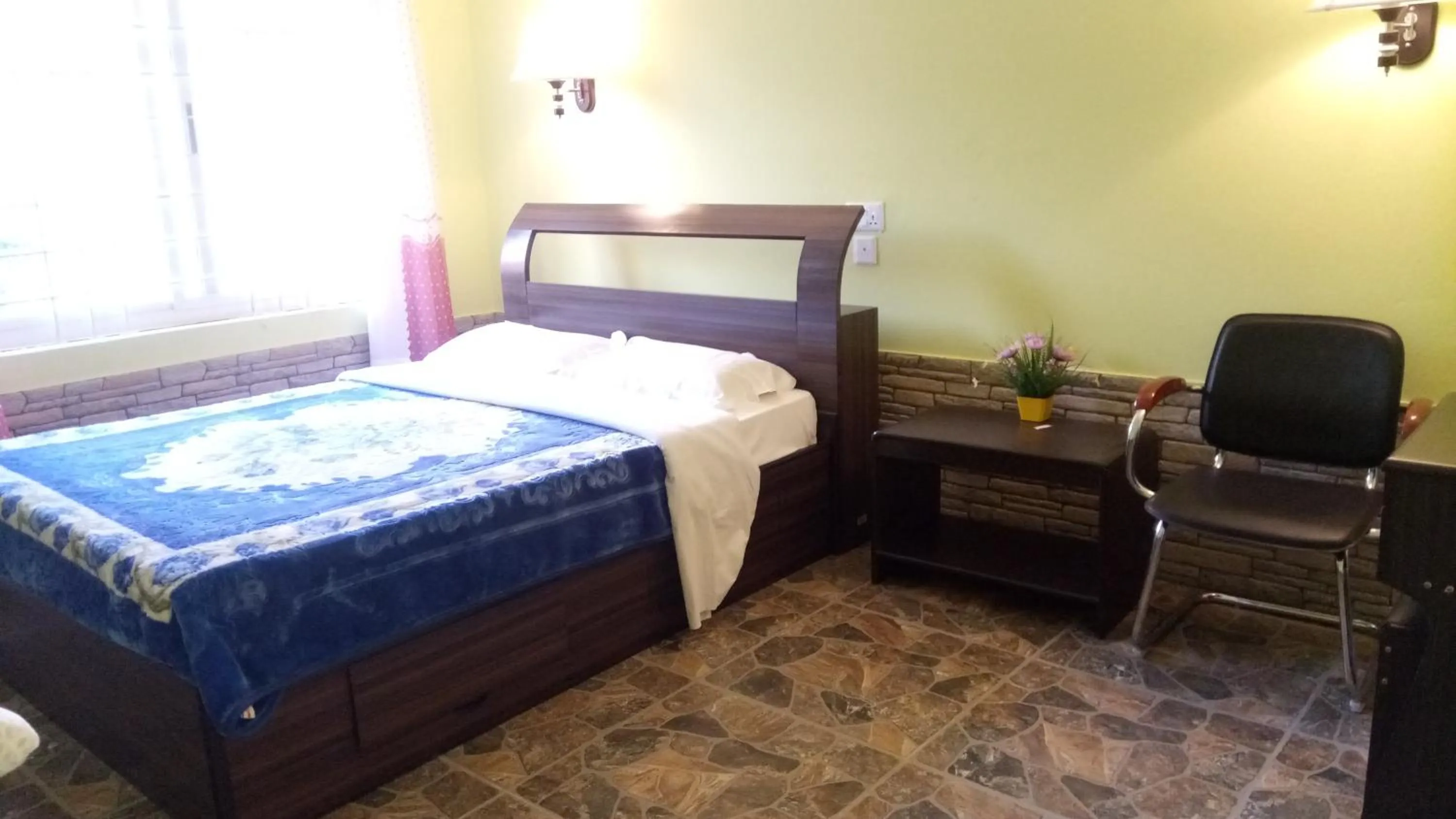 Bed in New Pokhara Lodge - Pokhara Lakeside