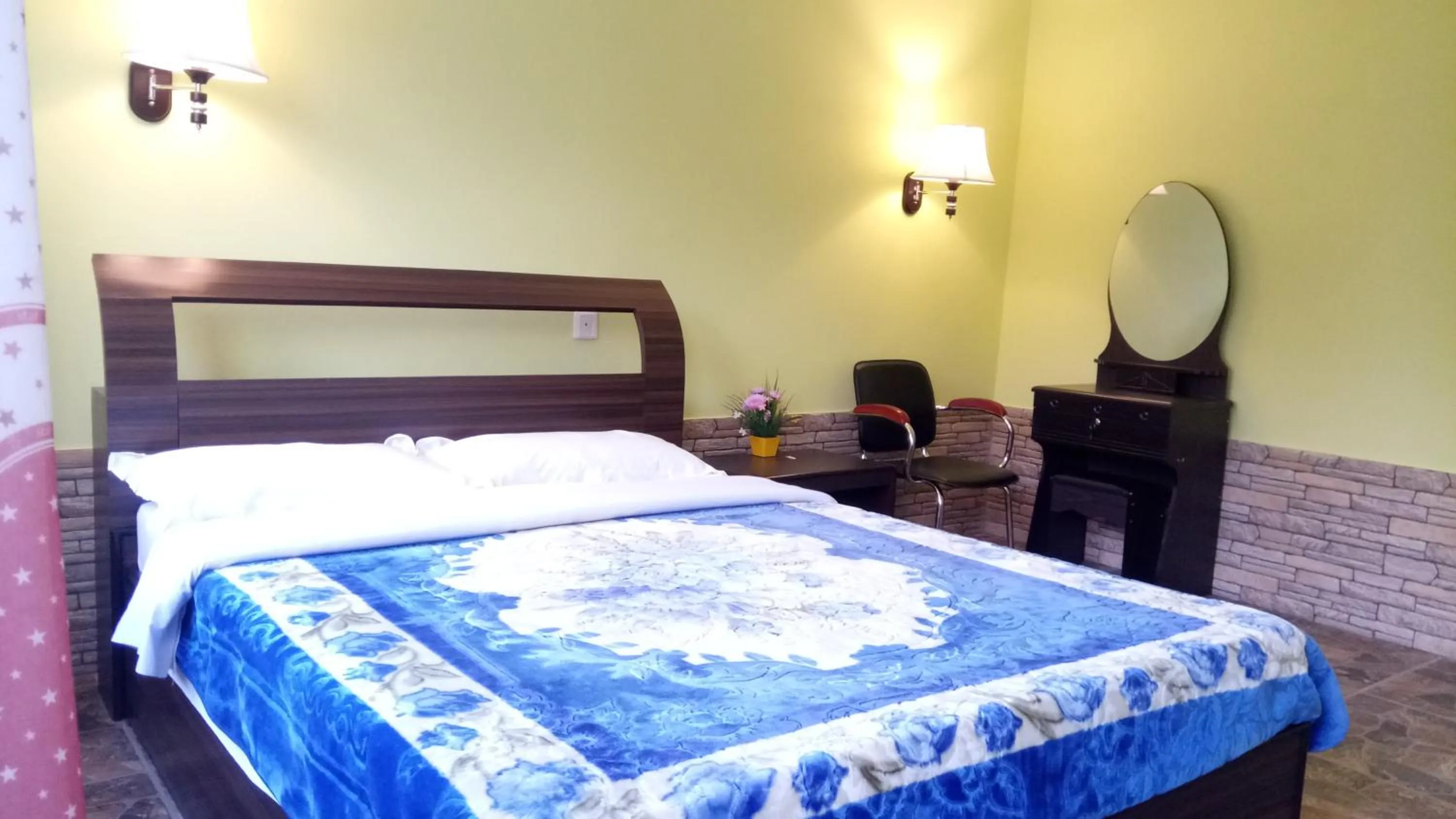 Bed in New Pokhara Lodge - Pokhara Lakeside