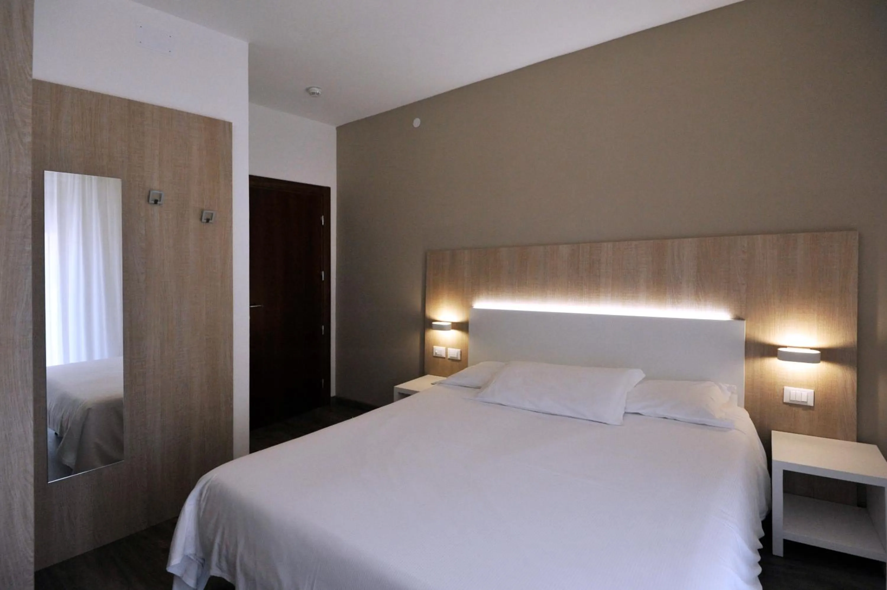 Shower in Hotel Etna