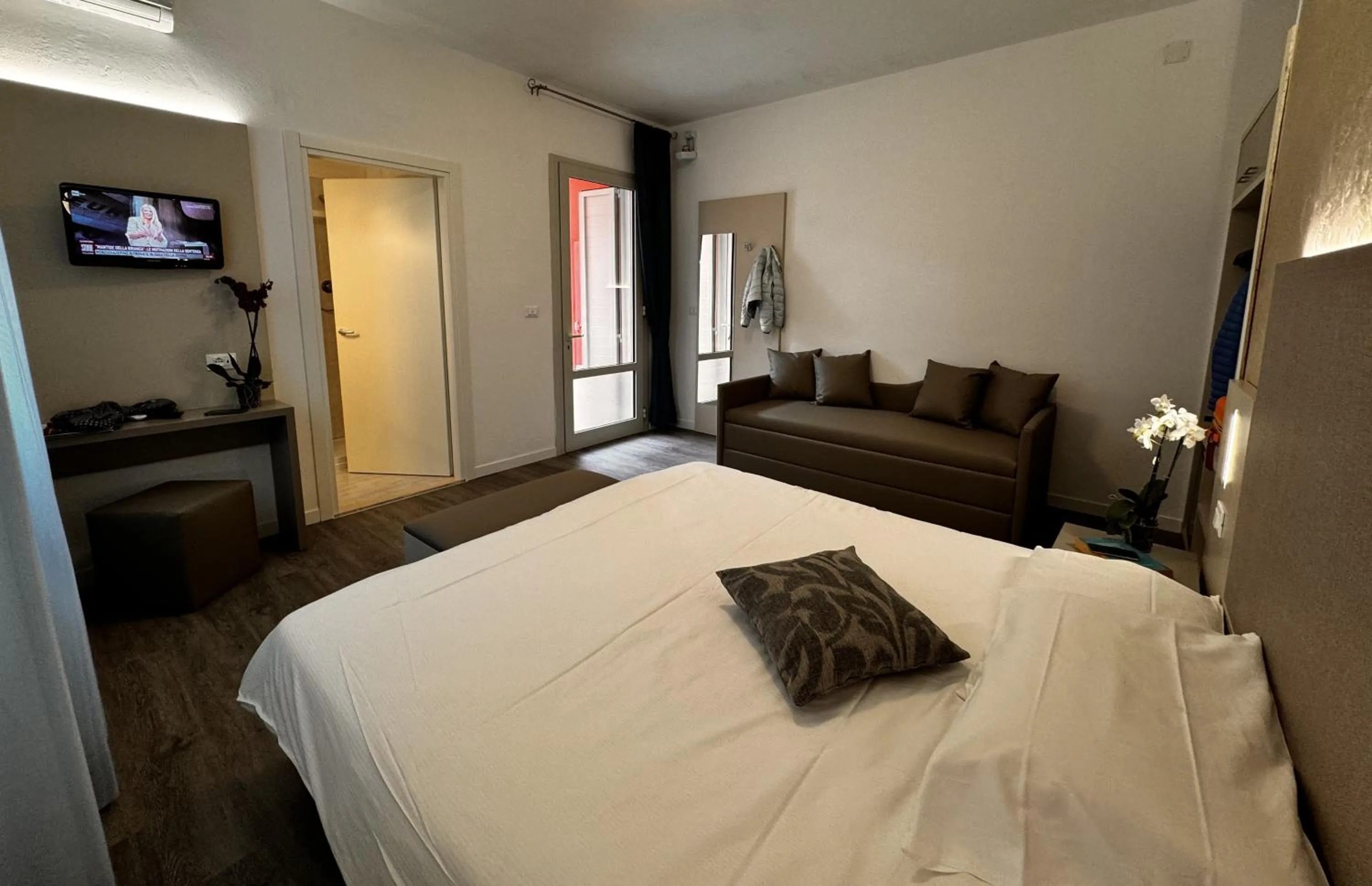 Breakfast in Hotel Etna