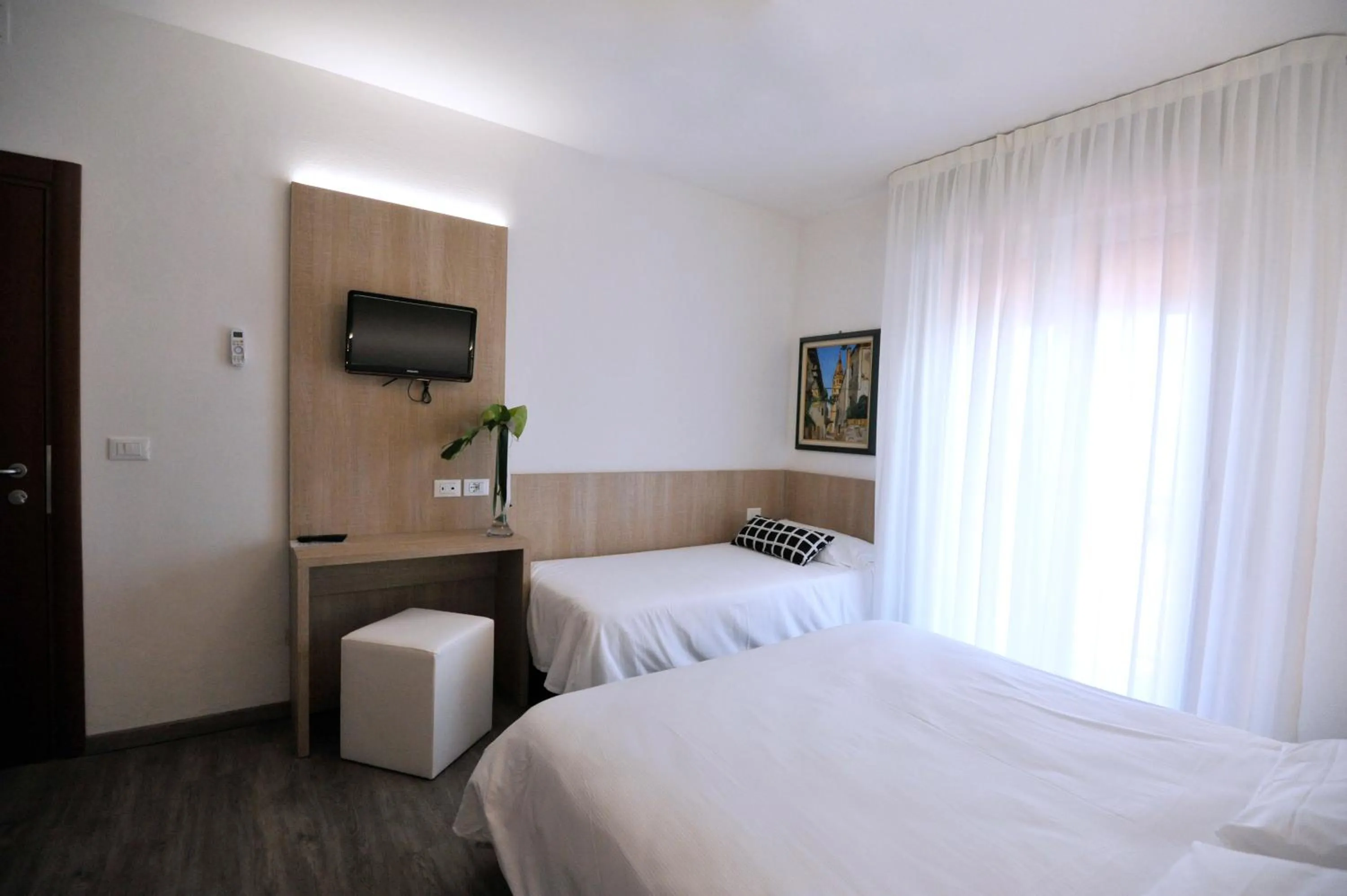 Shower in Hotel Etna