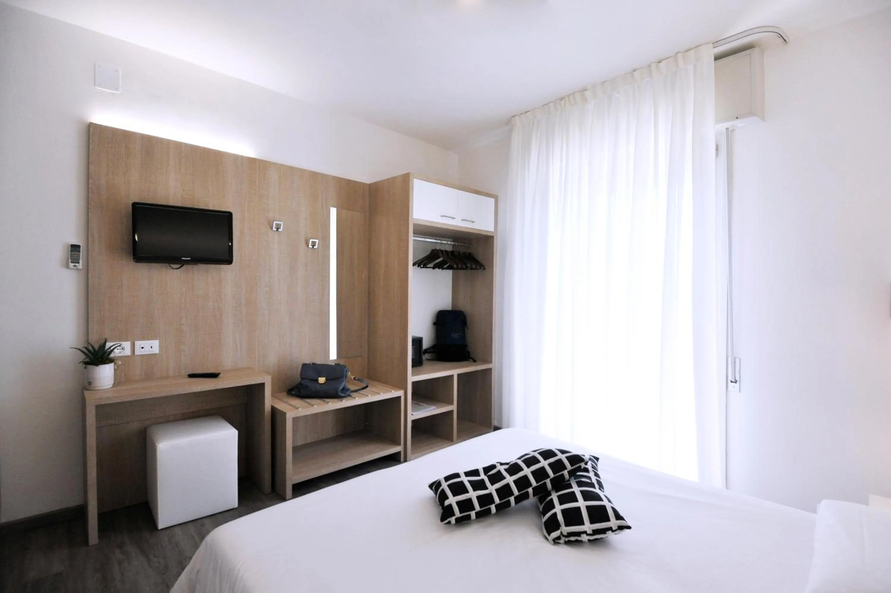 Shower in Hotel Etna