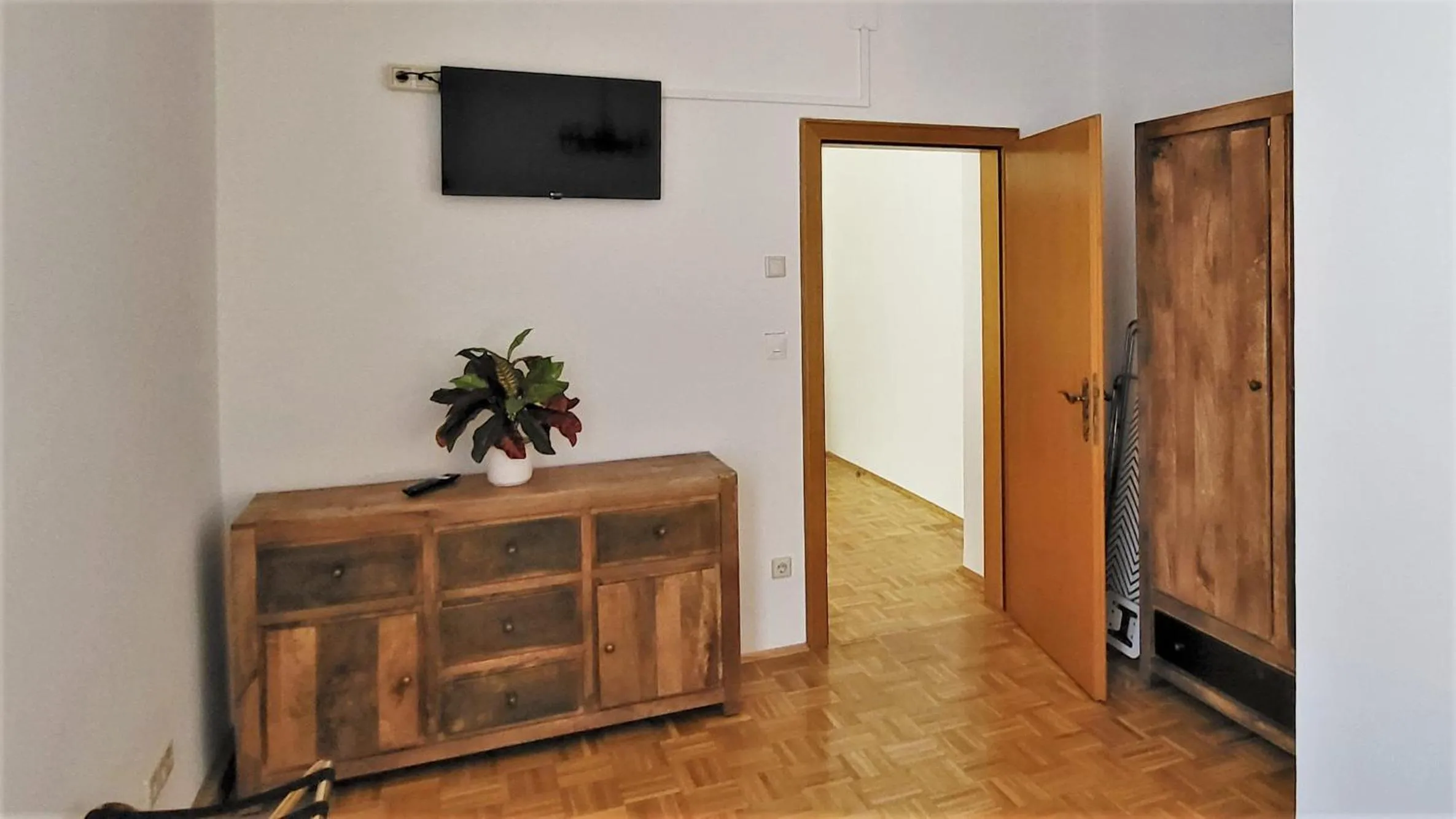 TV and multimedia in Hotel Kindler 2,0 Self-Check-In