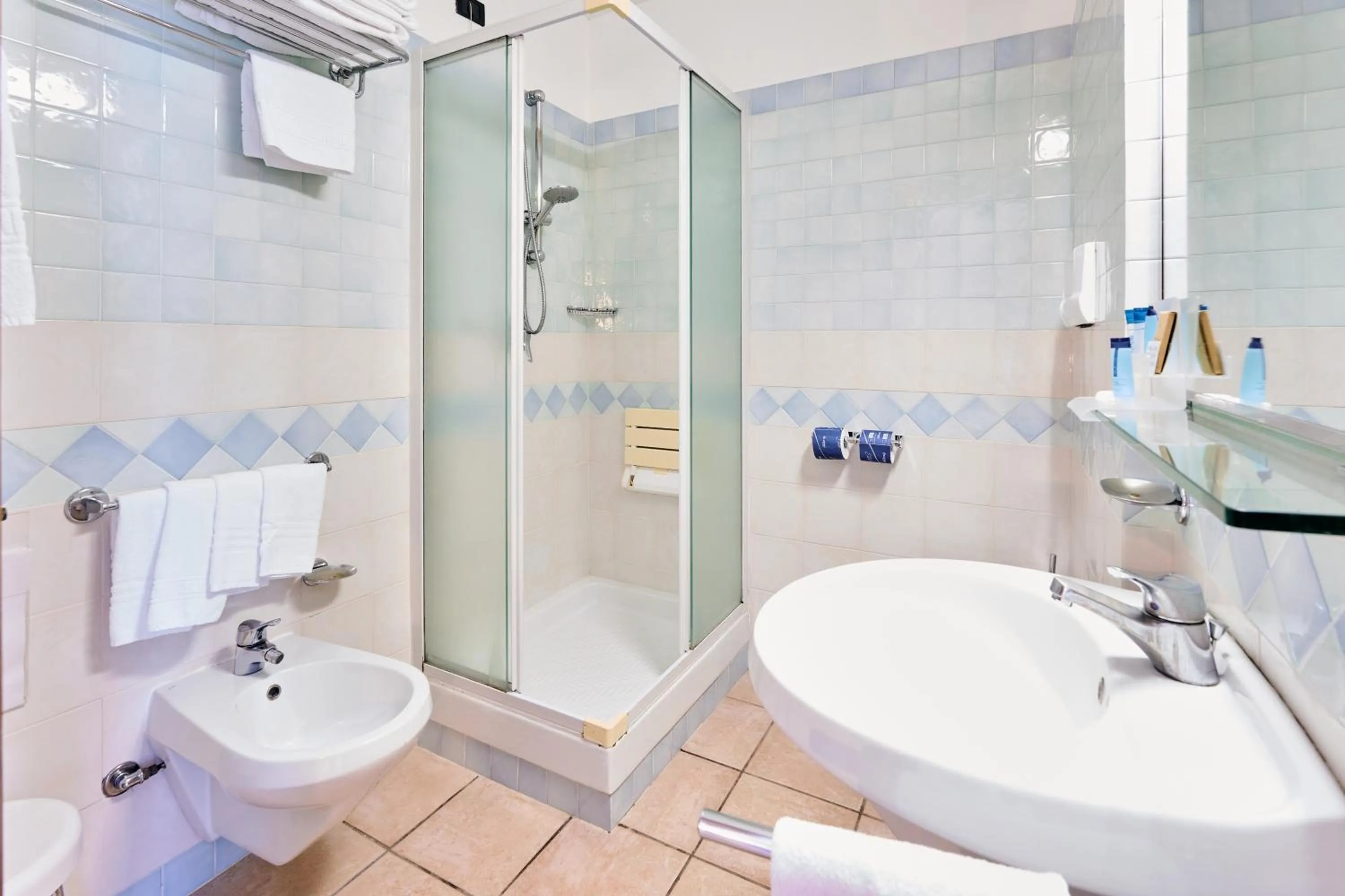 Bathroom in Hotel Pizzalto