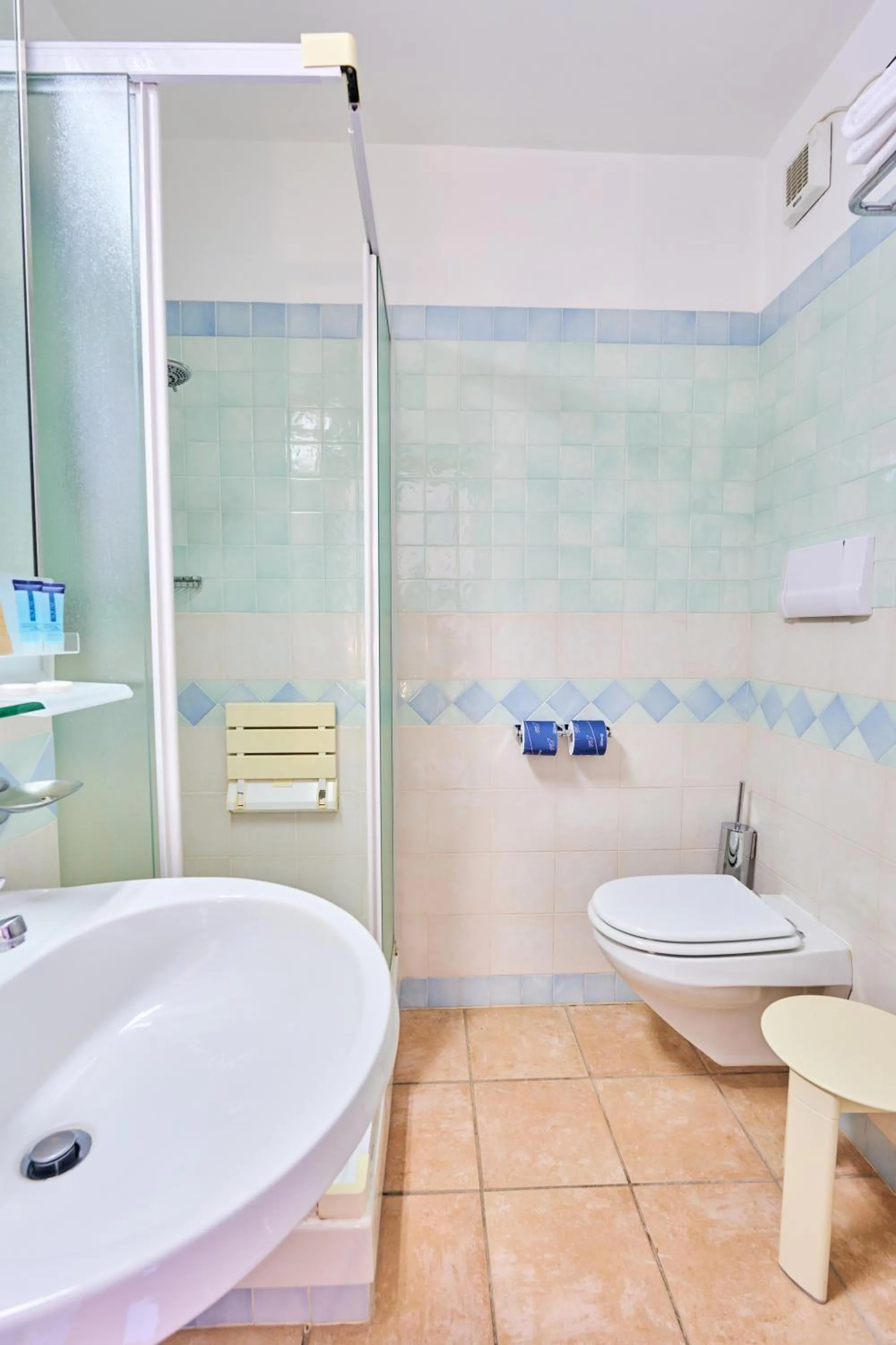 Shower in Hotel Pizzalto