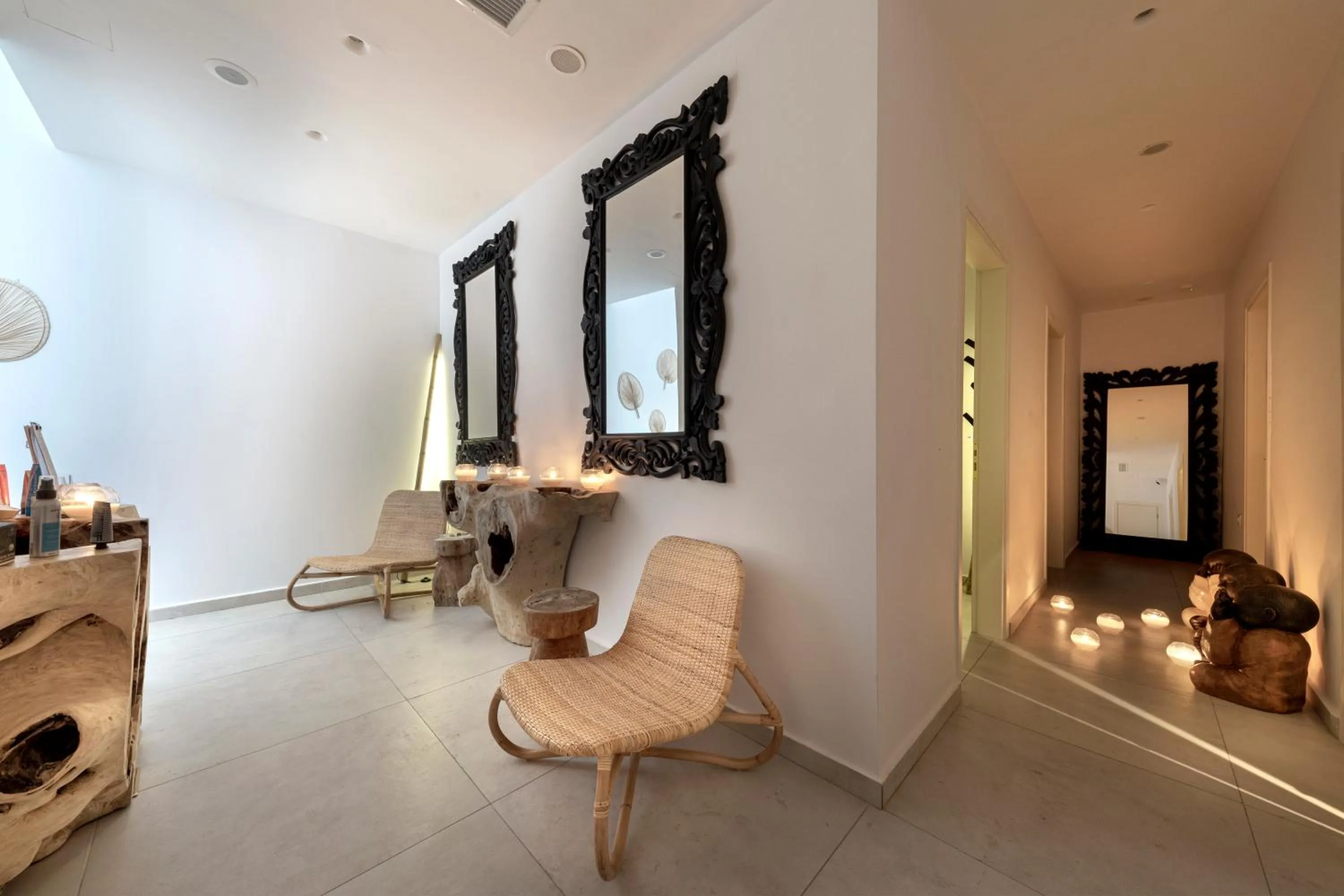 Lobby or reception in Secret View Hotel