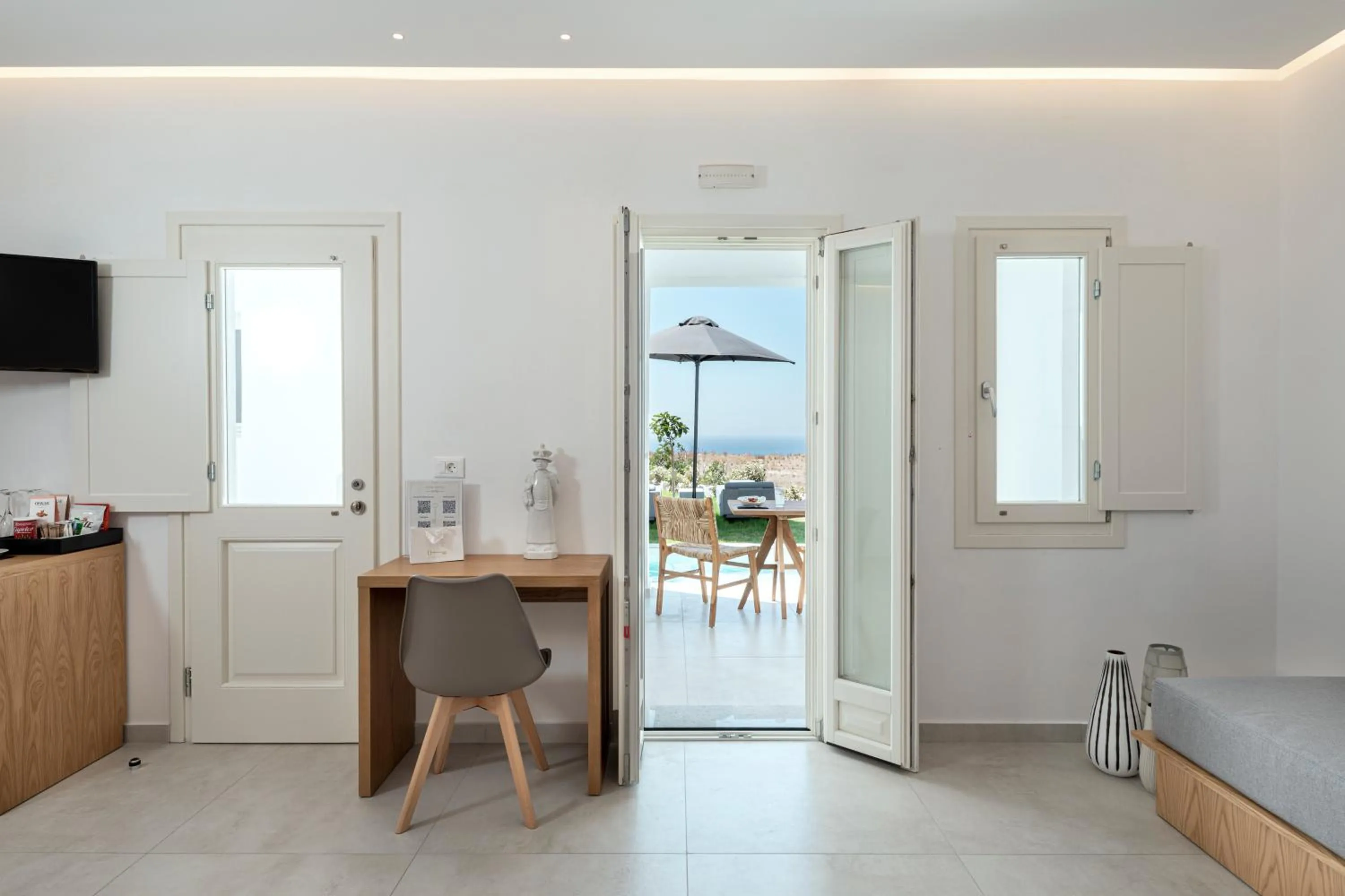 TV and multimedia in Secret View Hotel