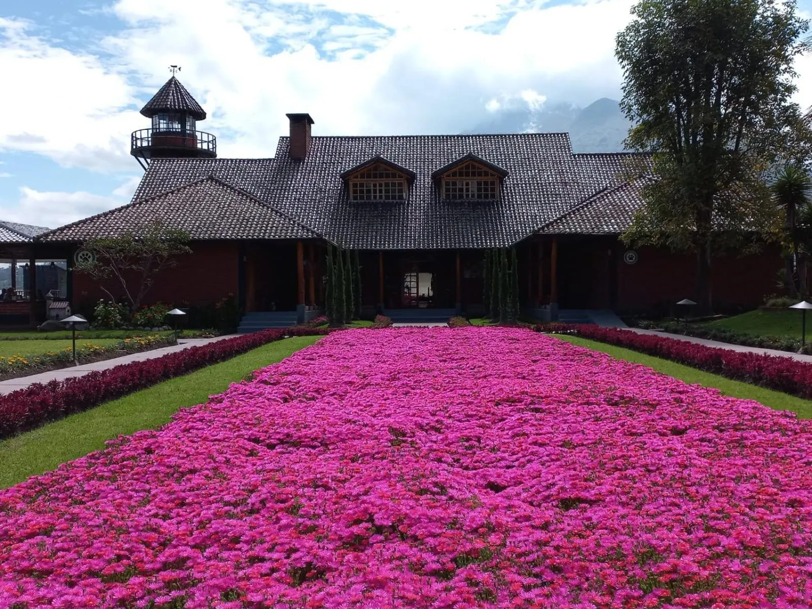 Puertolago Country Inn & Resort