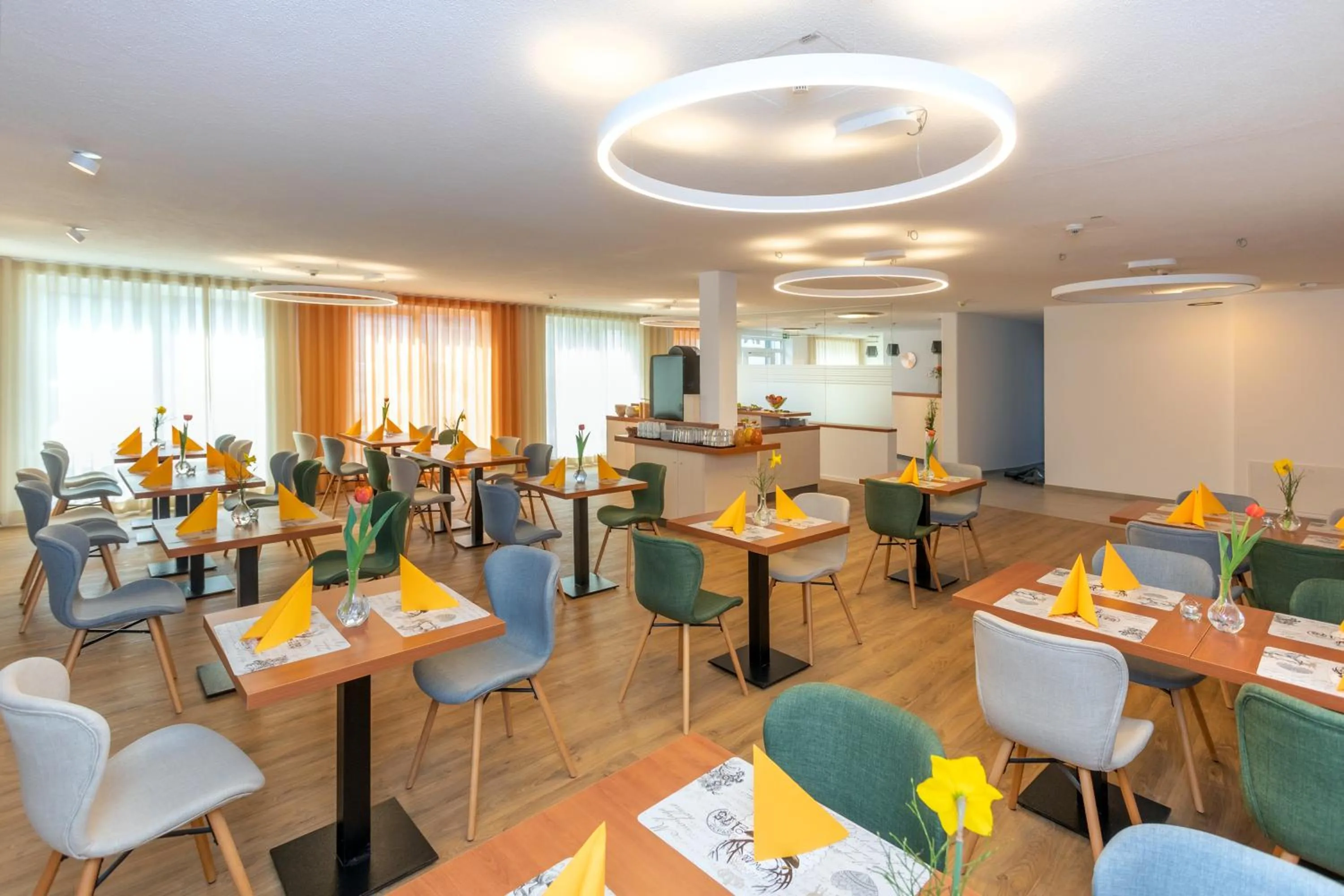 Restaurant/places to eat in Hotel La Mirabelle close to Europa Park