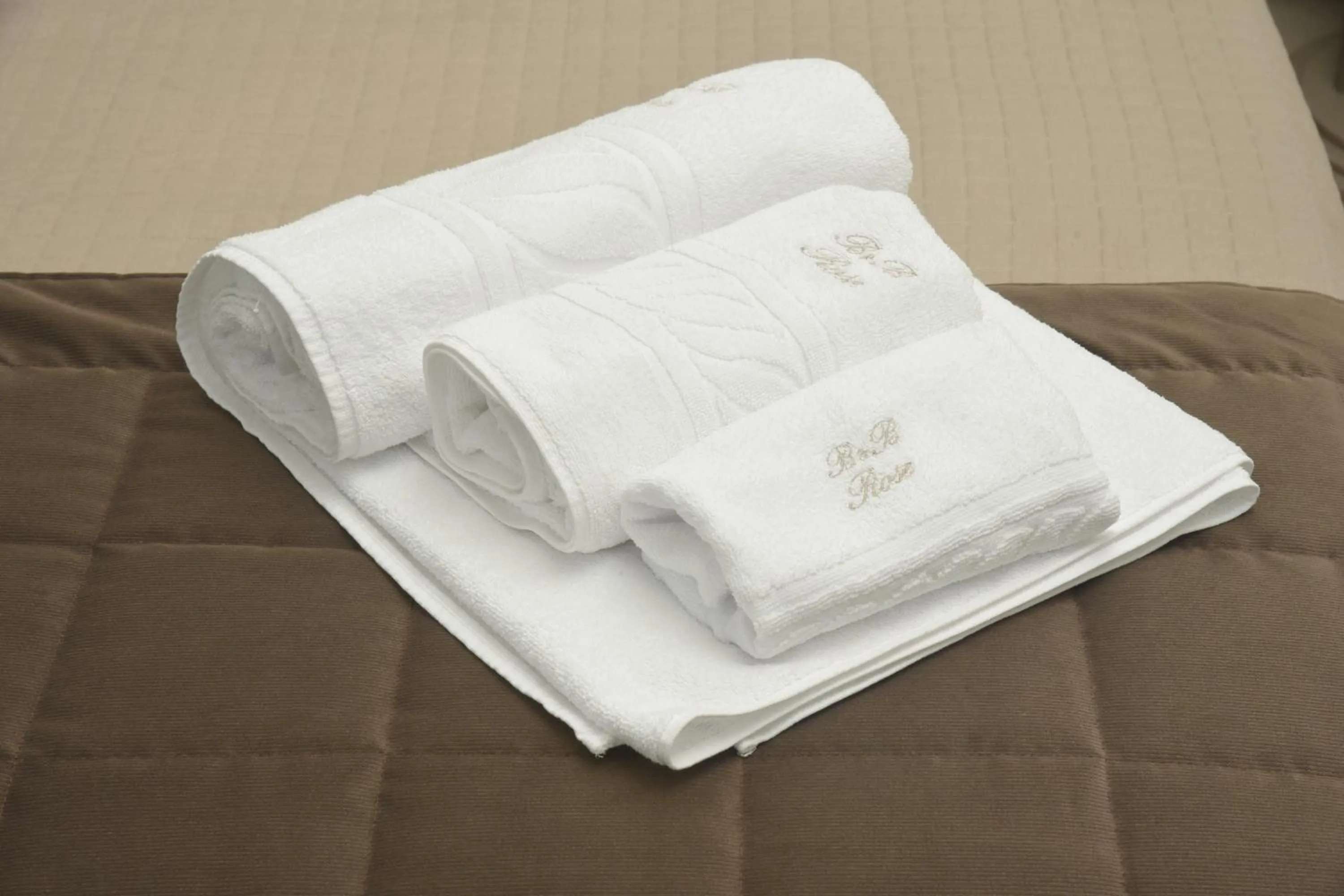 Logo/Certificate/Sign, Bed in B&B Rose