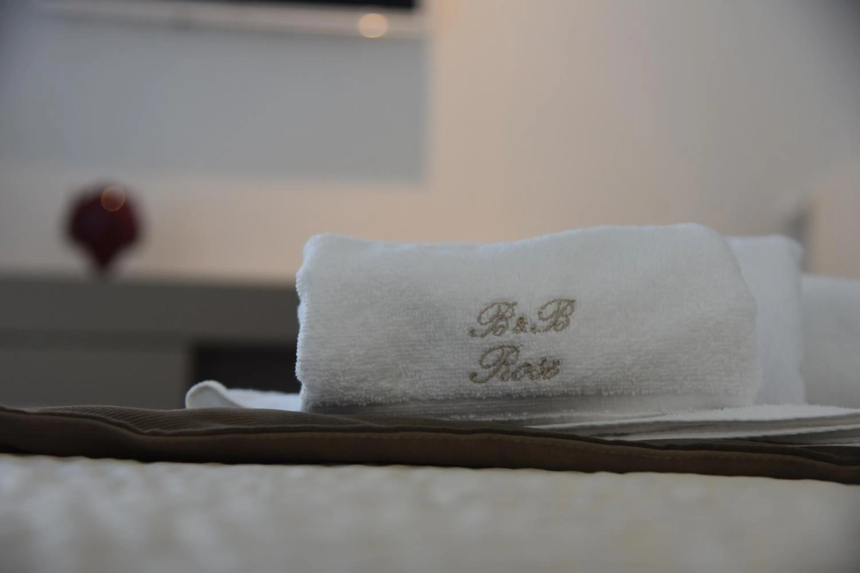 Logo/Certificate/Sign, Bed in B&B Rose