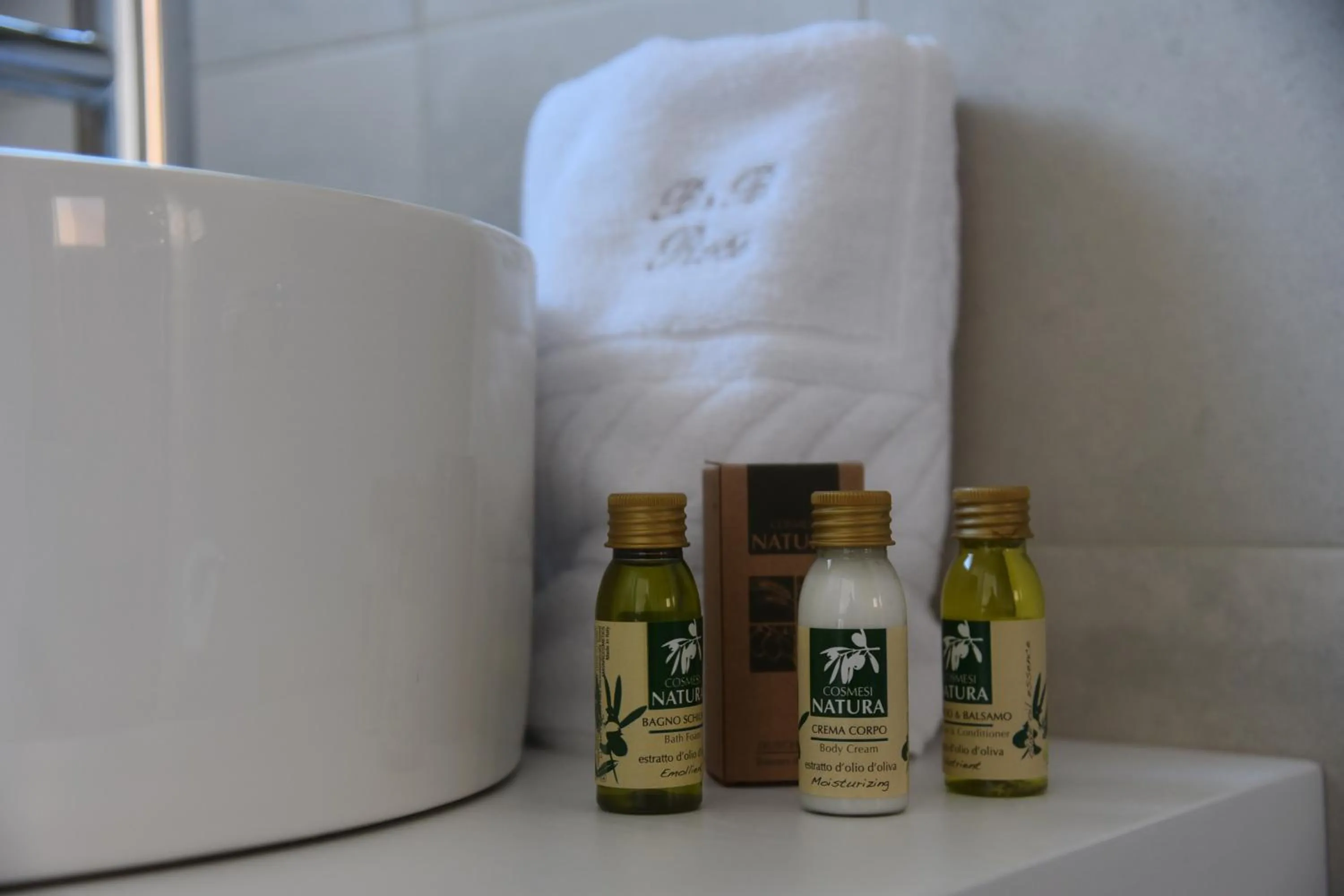 Logo/Certificate/Sign in B&B Rose