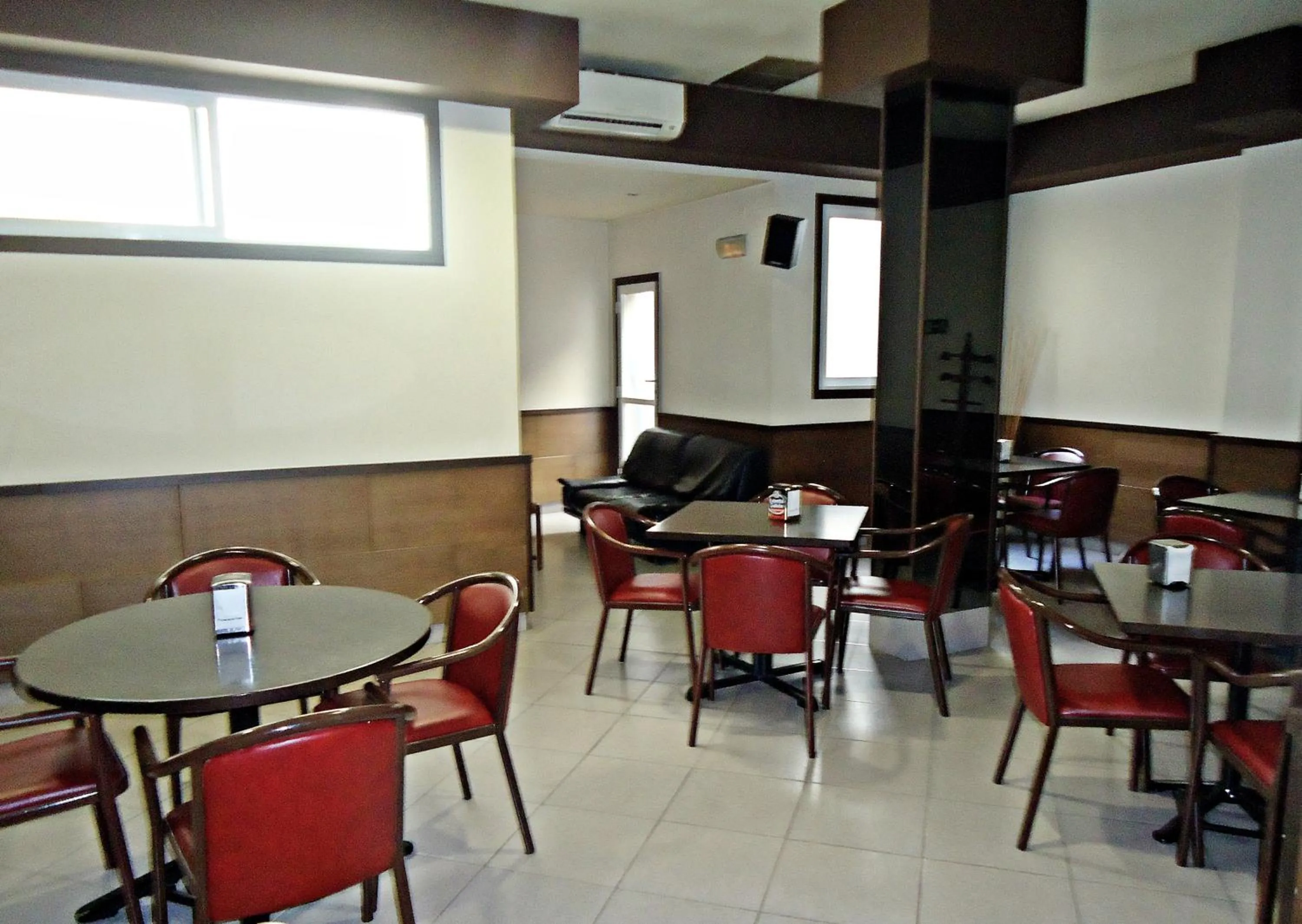 Restaurant/places to eat in Hotel Altiana