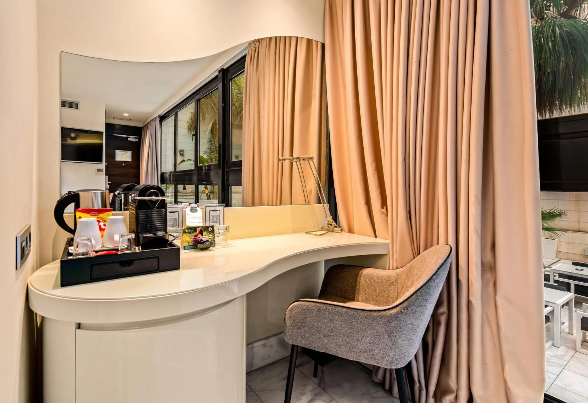 Photo of the whole room in Hotel Indigo Barcelona - Plaza Catalunya 4Sup by IHG