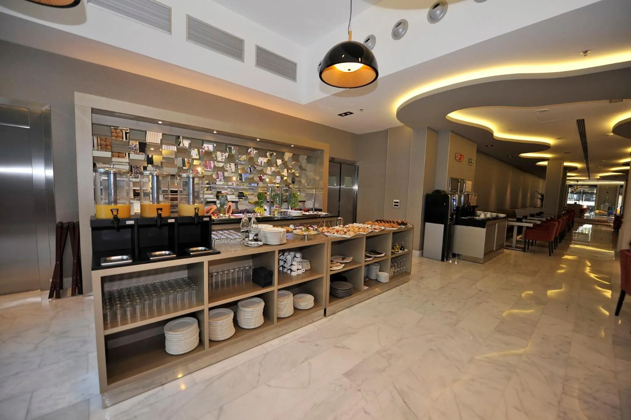 Breakfast in Hotel Indigo Barcelona - Plaza Catalunya 4Sup by IHG