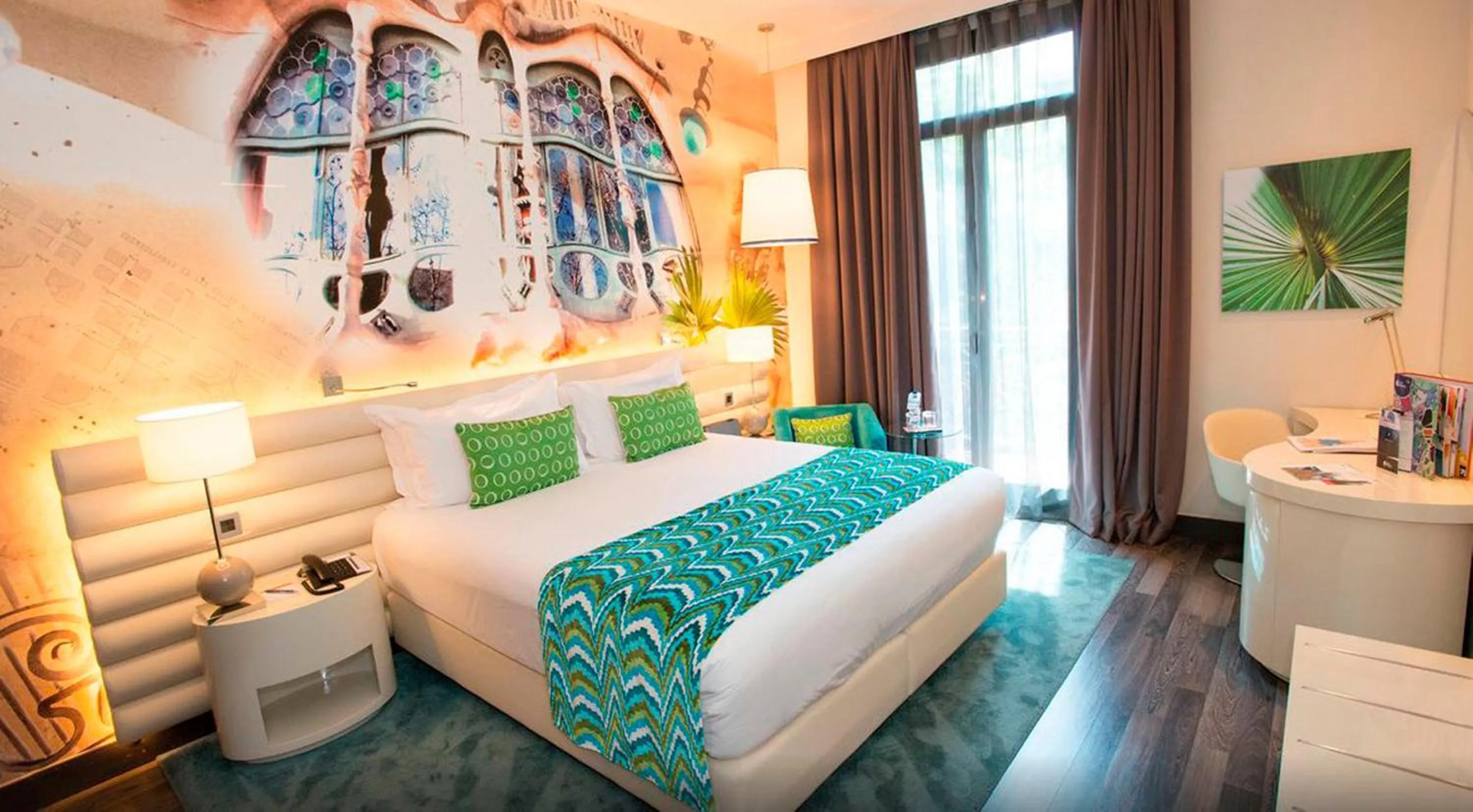 Photo of the whole room, Bed in Hotel Indigo Barcelona - Plaza Catalunya 4Sup by IHG