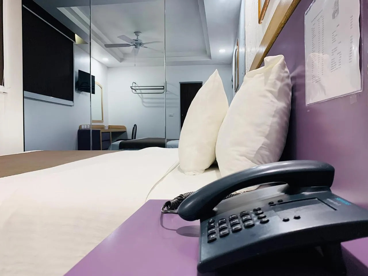 Photo of the whole room in Hotel Menara