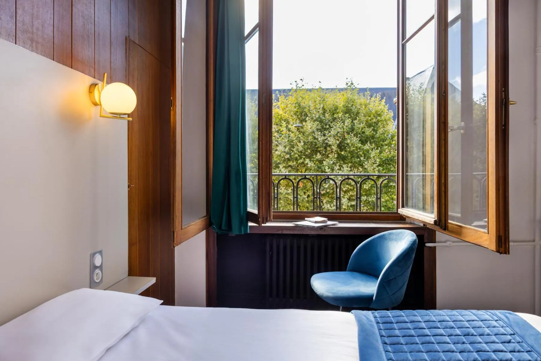 Bed in Hotel Bristol Metz Centre Gare