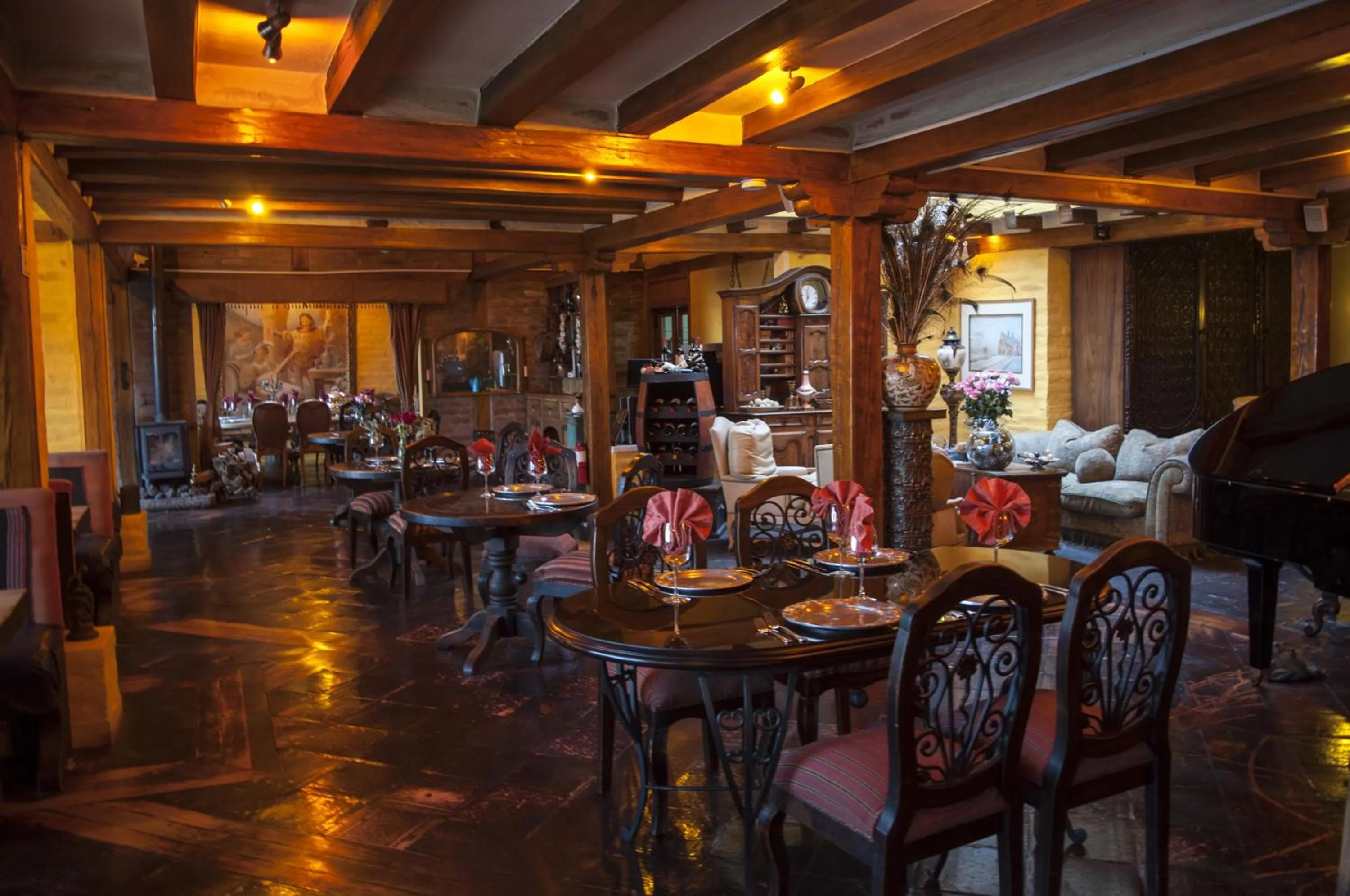 Restaurant/places to eat in Hacienda Rumiloma