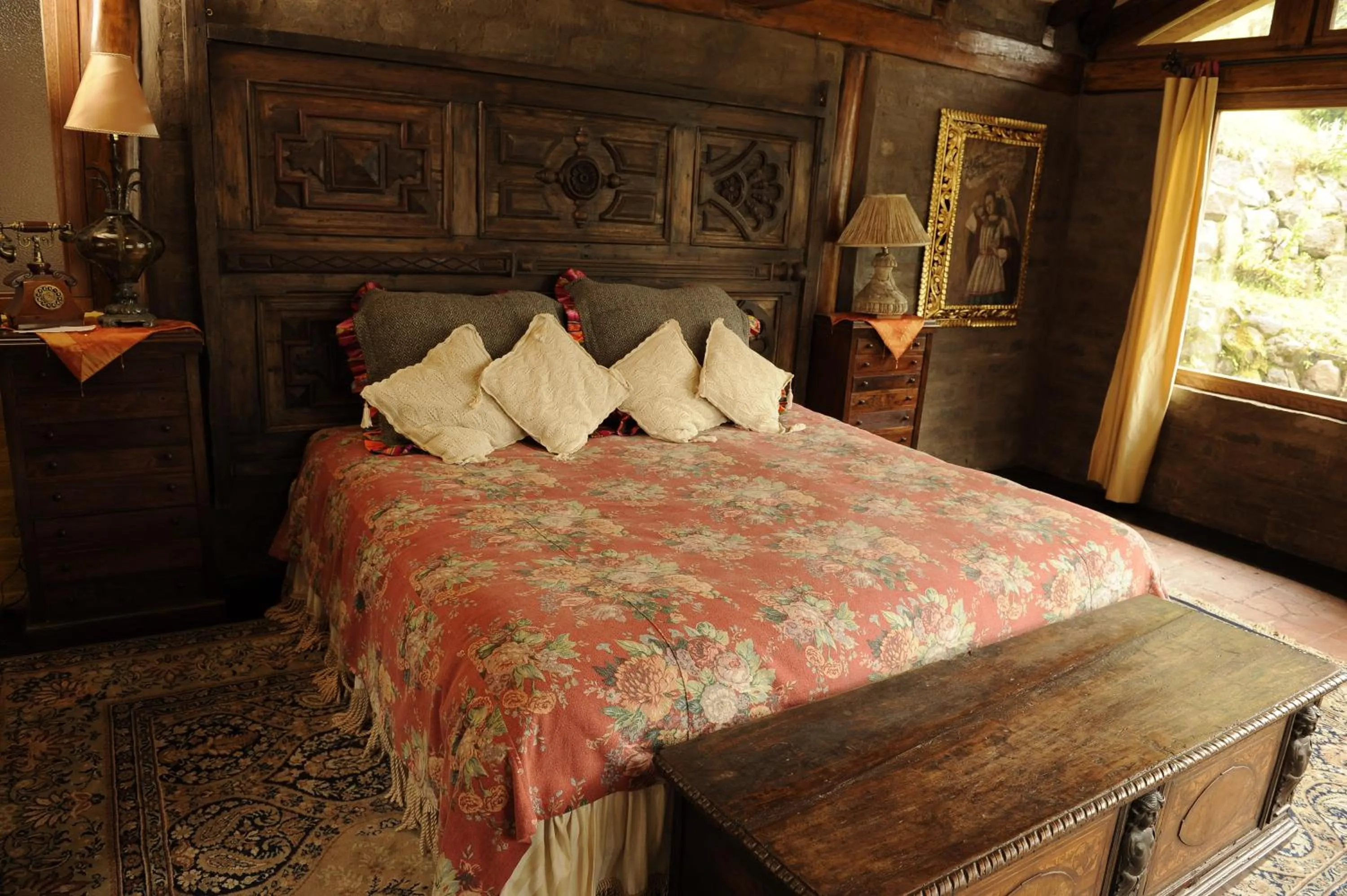 Photo of the whole room, Bed in Hacienda Rumiloma
