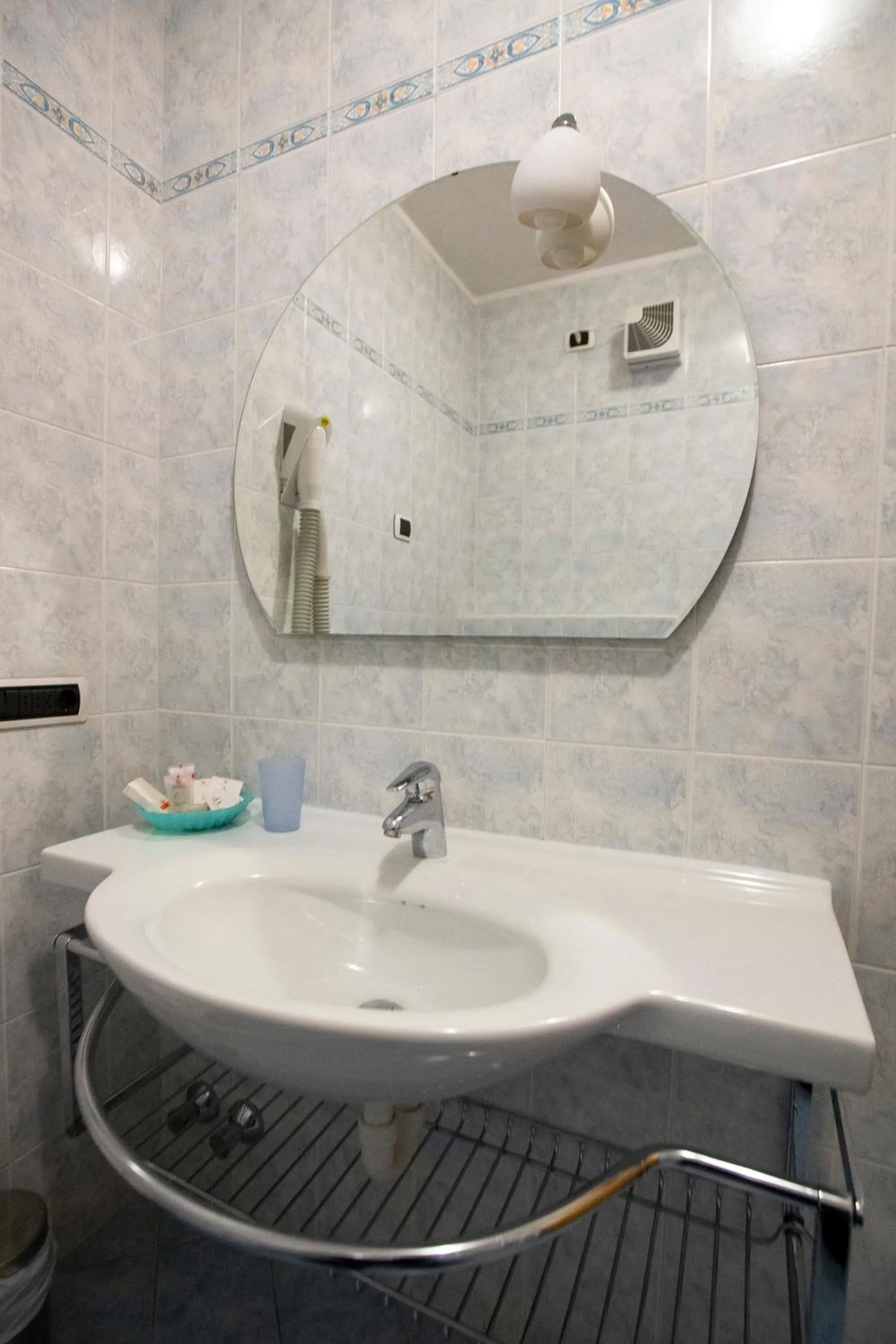 Bathroom in Hotel "La Suisse"