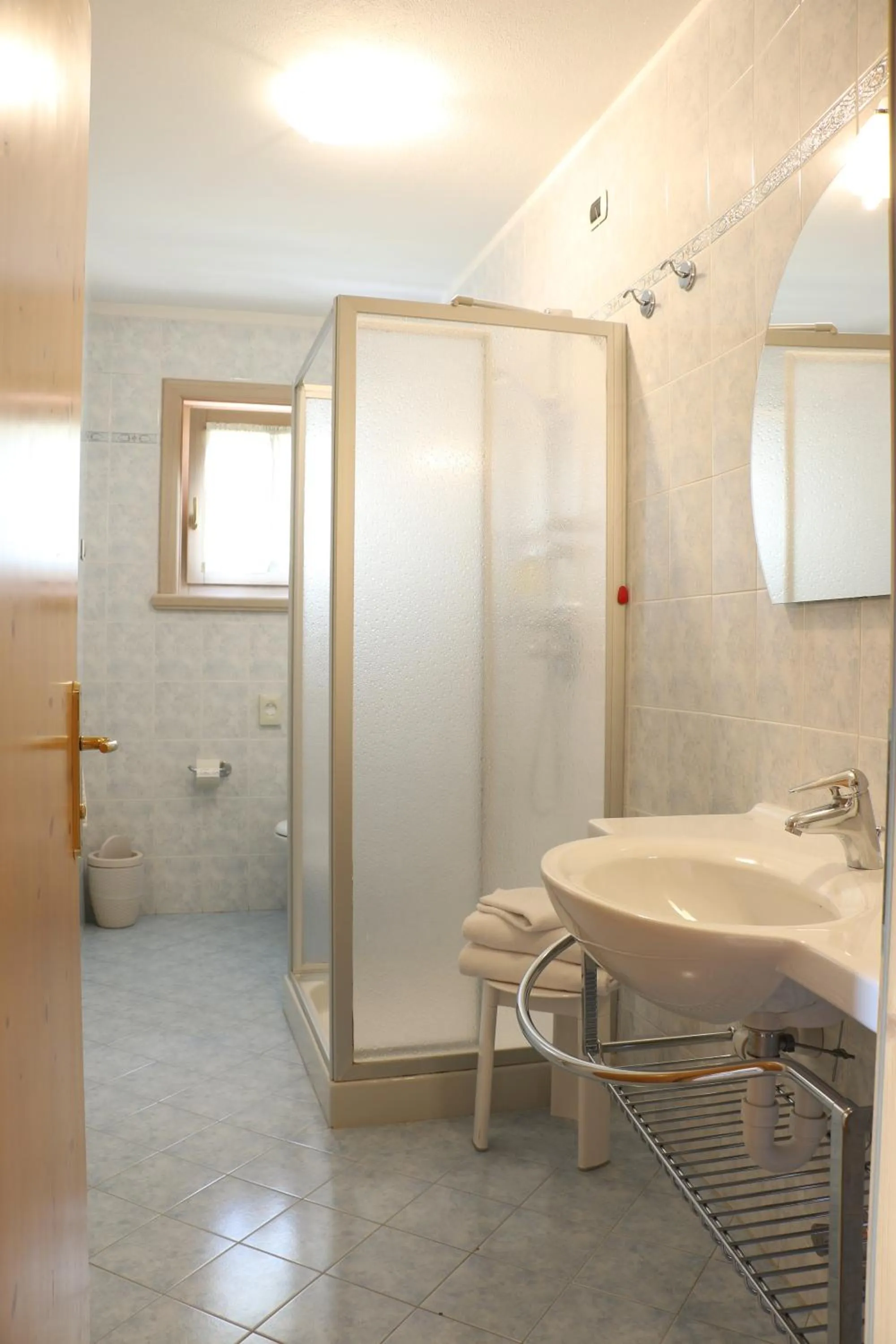 Shower, Bathroom in Hotel "La Suisse"