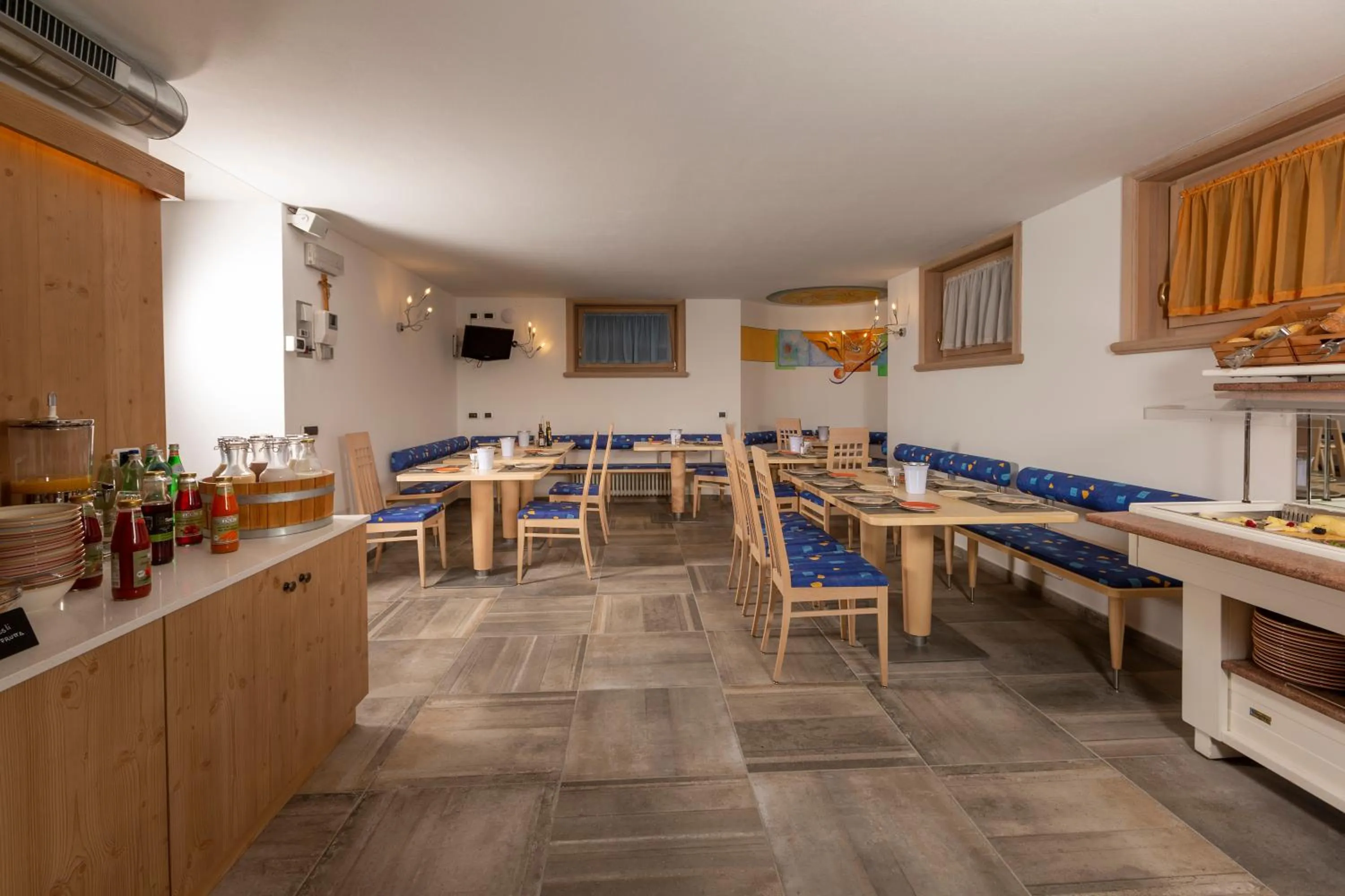 Breakfast, Restaurant/Places to Eat in Hotel "La Suisse"