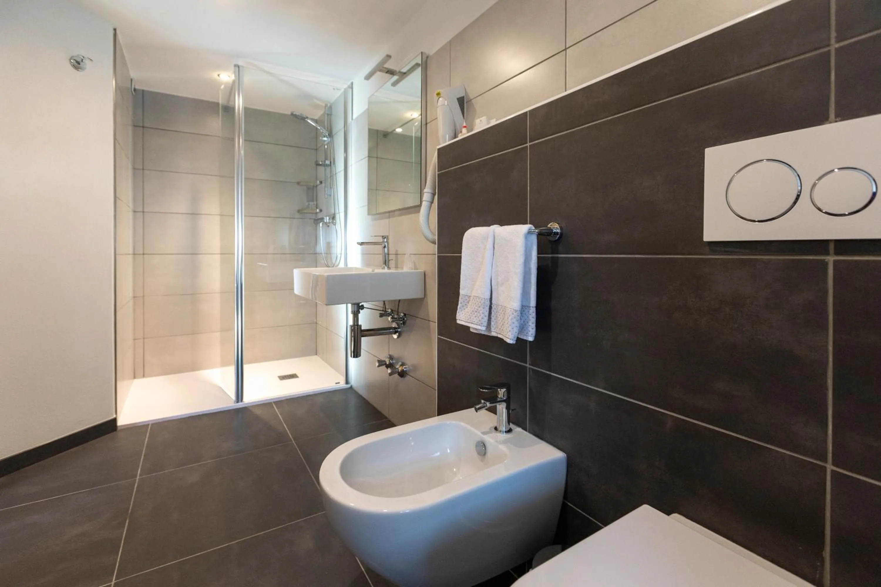 Bathroom in Hotel "La Suisse"