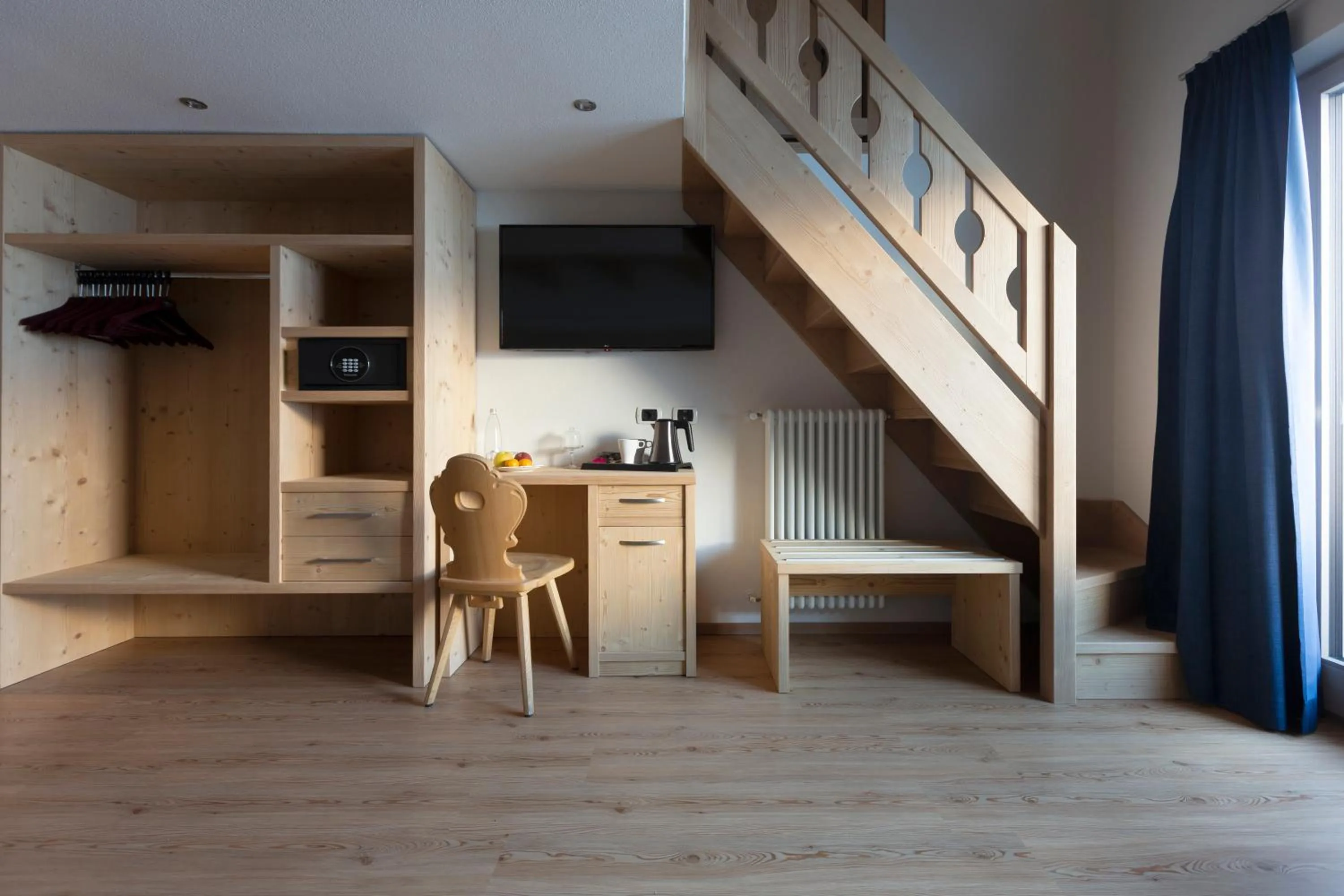 Photo of the whole room, Kitchen/Kitchenette in Hotel "La Suisse"