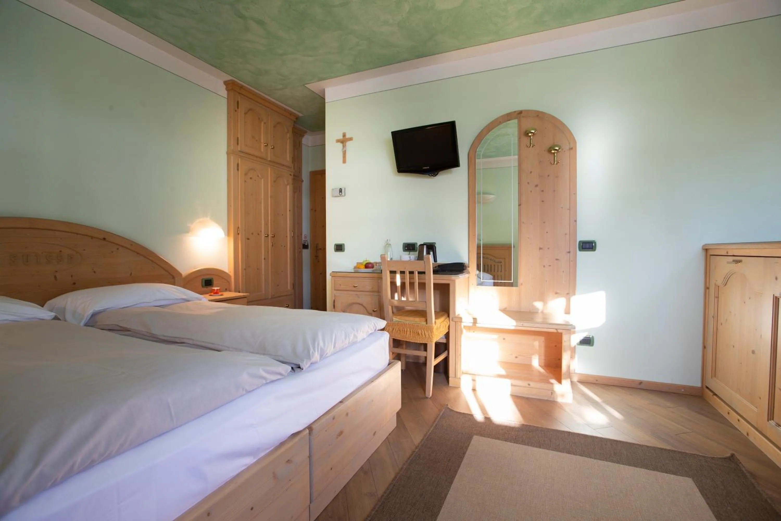 Photo of the whole room in Hotel "La Suisse"