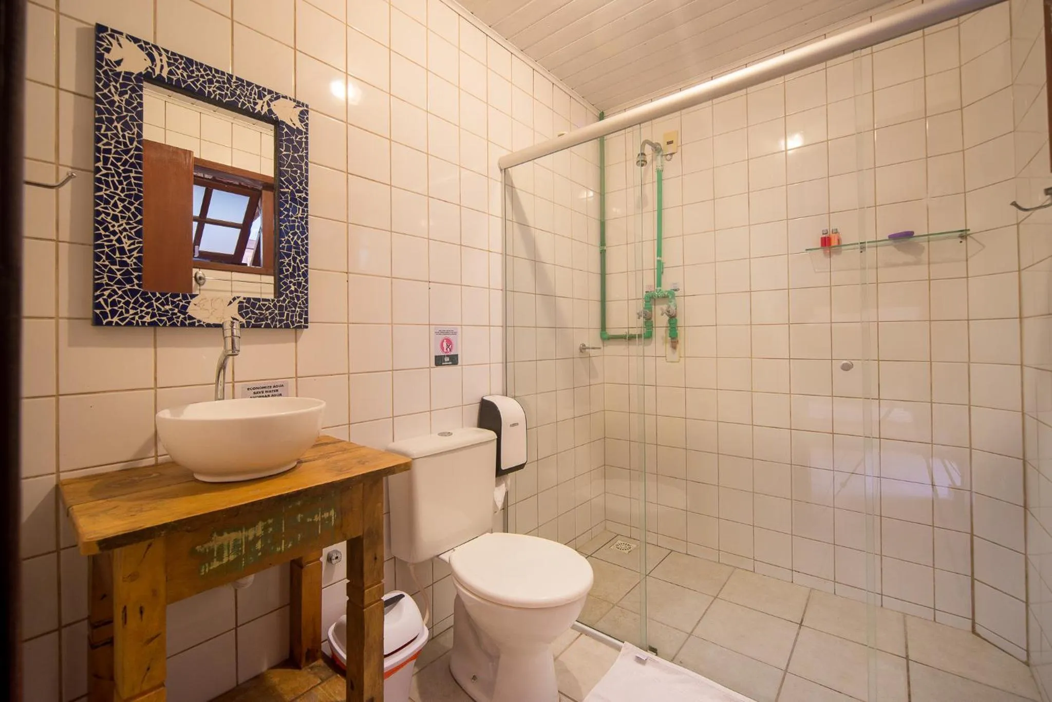 Shower in Pousada Treze Luas