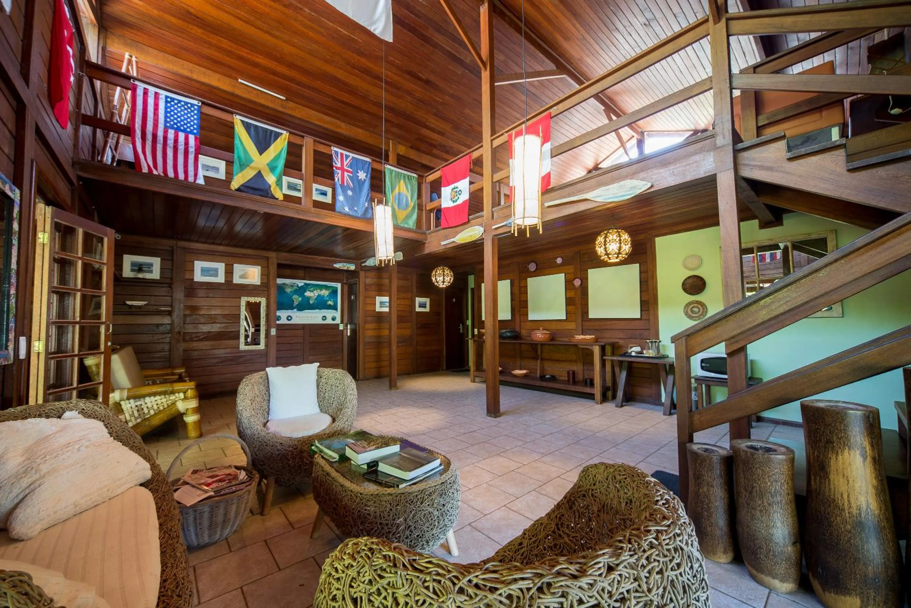 Communal lounge/ TV room in Pousada Treze Luas