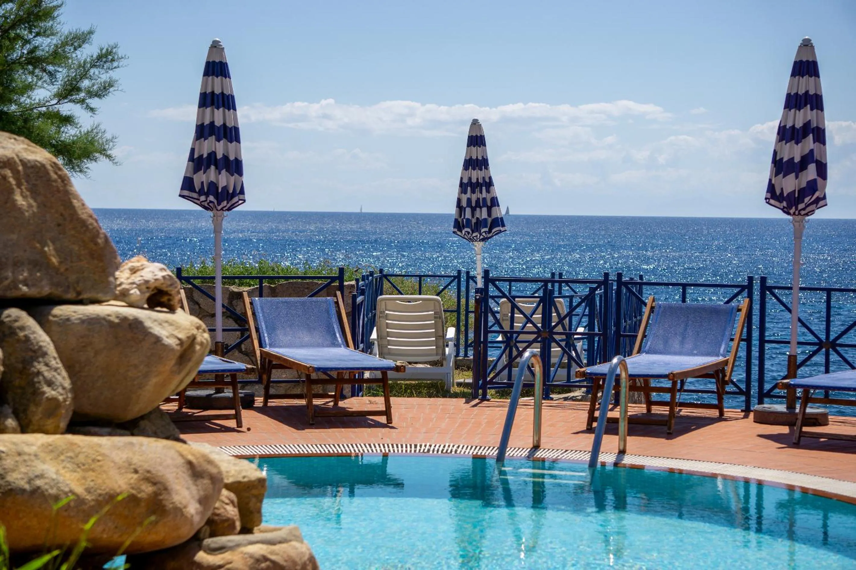 Swimming pool in Hotel Il Perseo